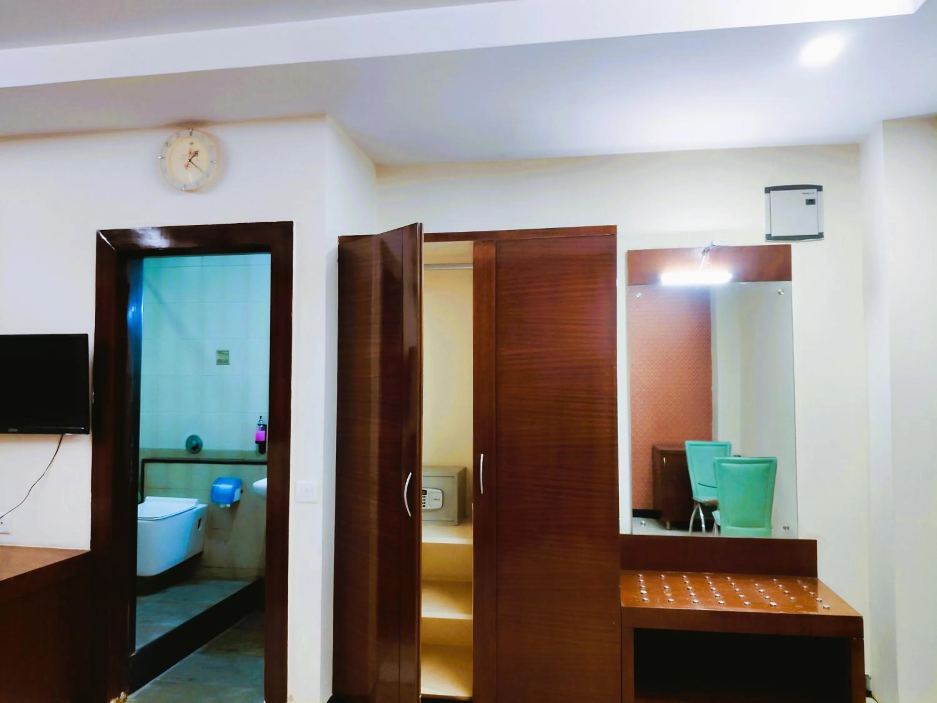 Athasri Hotel Infantry Road