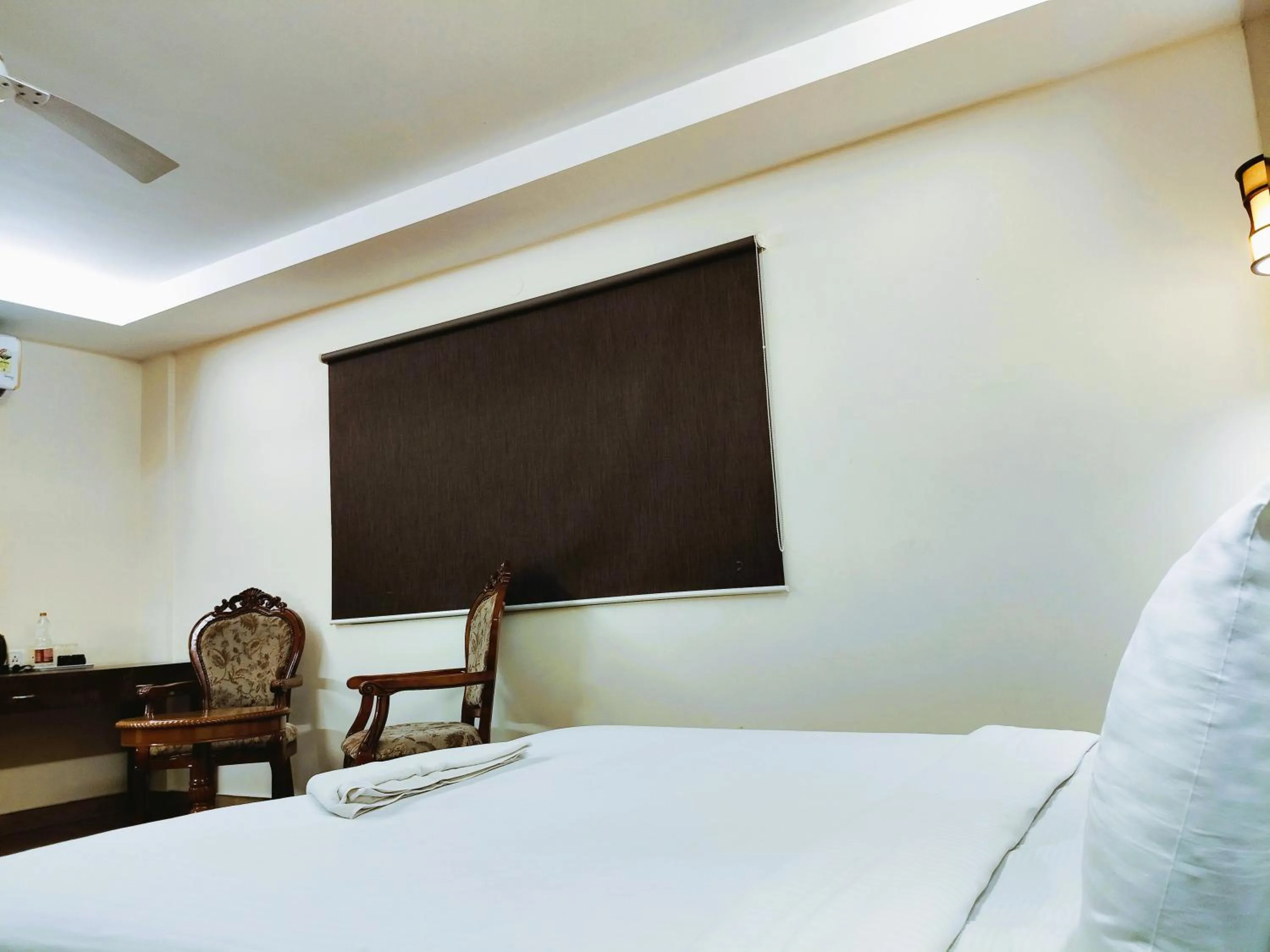 Bed in Athasri Hotel Infantry Road