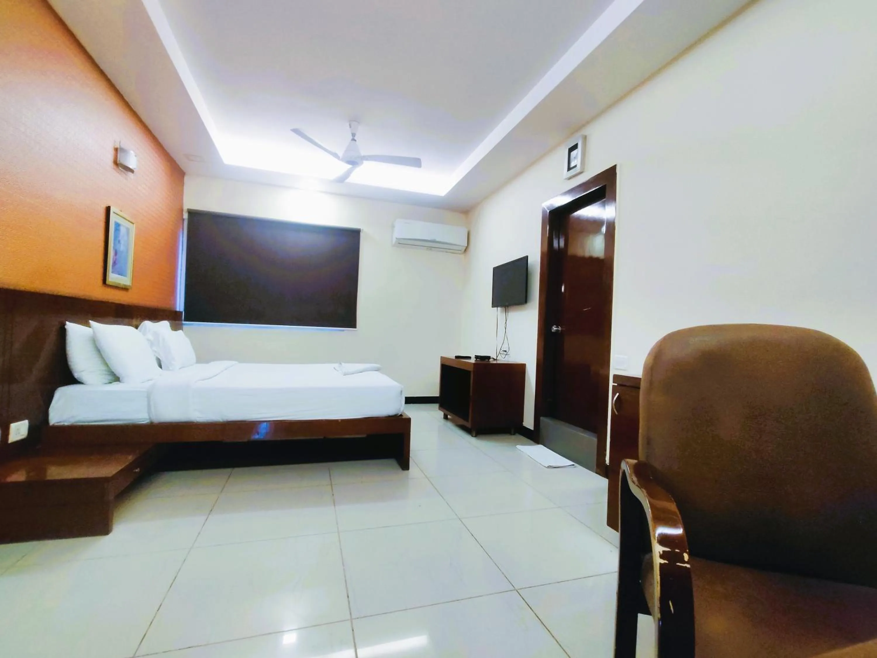 Bed in Athasri Hotel Infantry Road