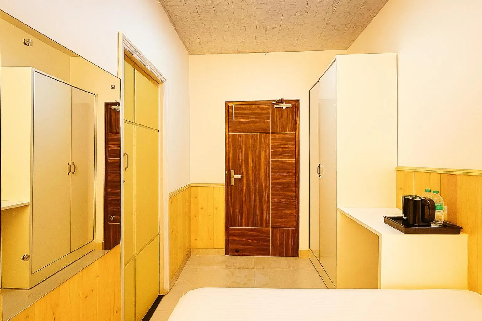 Bed in Hotel Shiva Lake - Near Mussoorie Lake