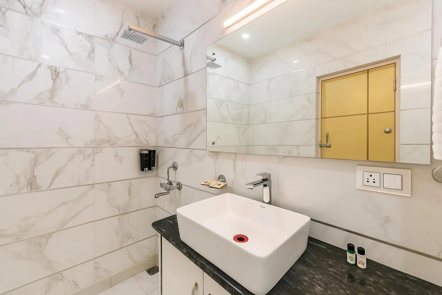 Shower in Hotel Shiva Lake - Near Mussoorie Lake