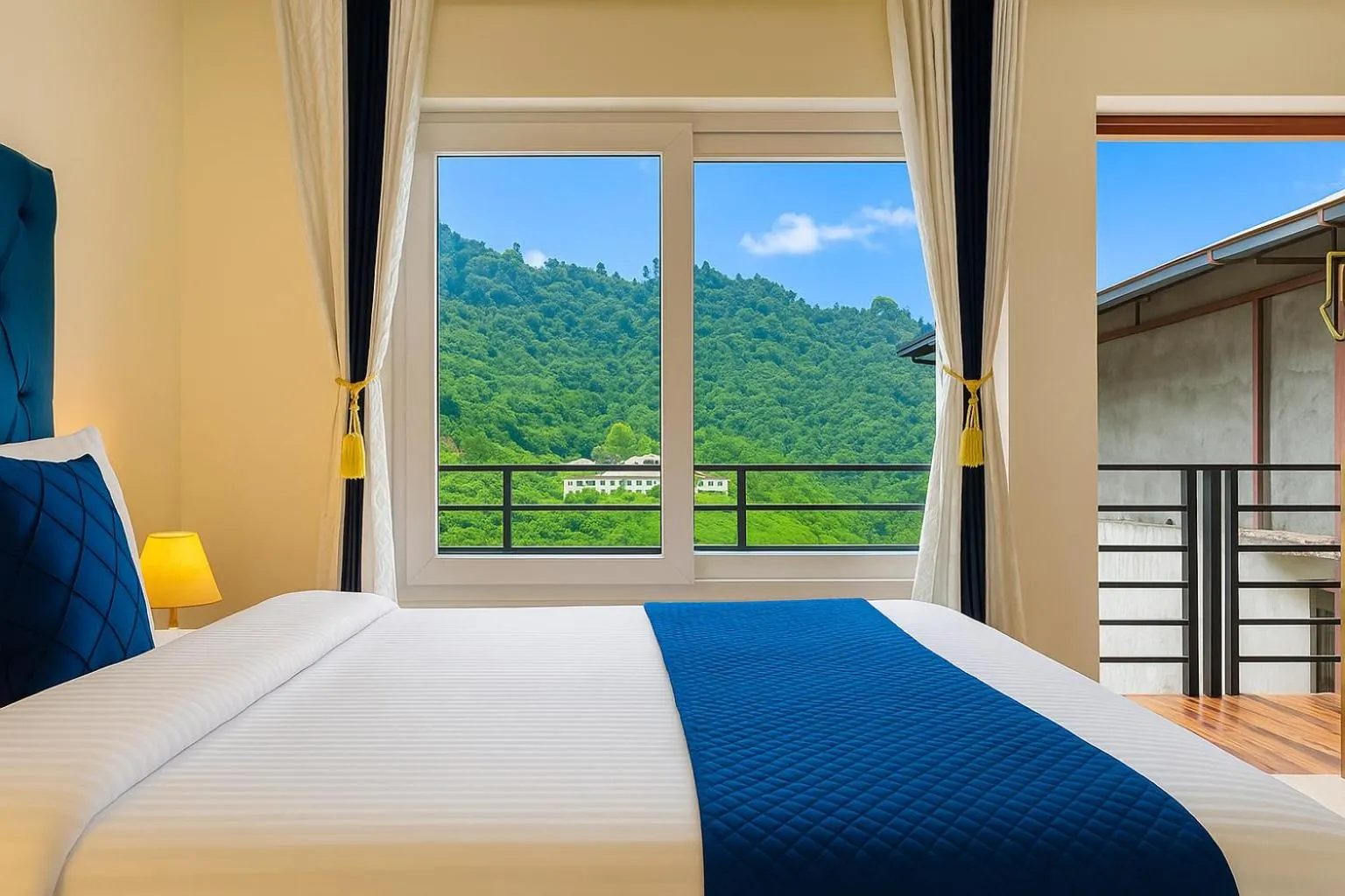 Bed in Hotel Shiva Lake - Near Mussoorie Lake
