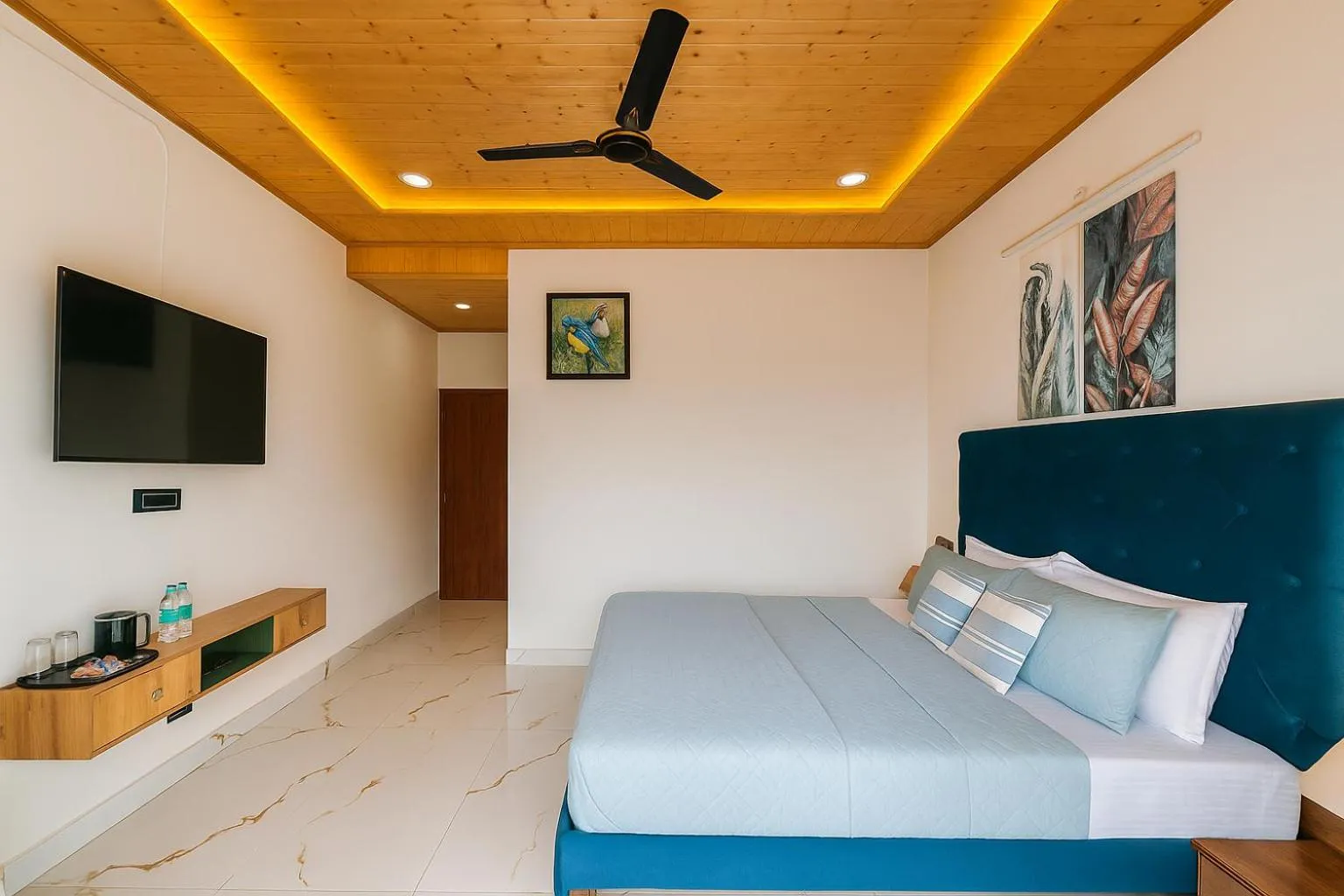 Bed in Hotel Shiva Lake - Near Mussoorie Lake