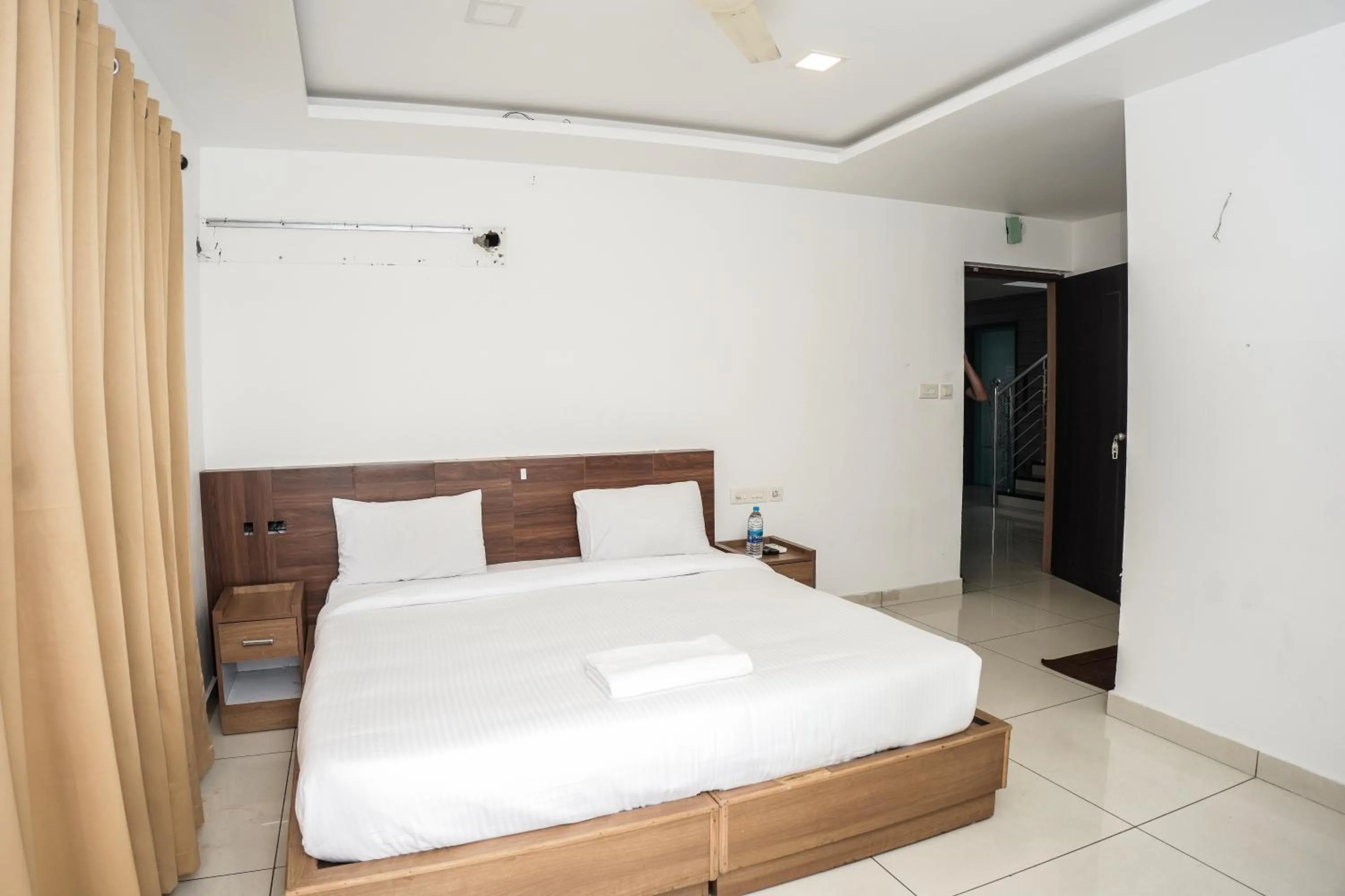 Bed in HOTEL LETS STAY