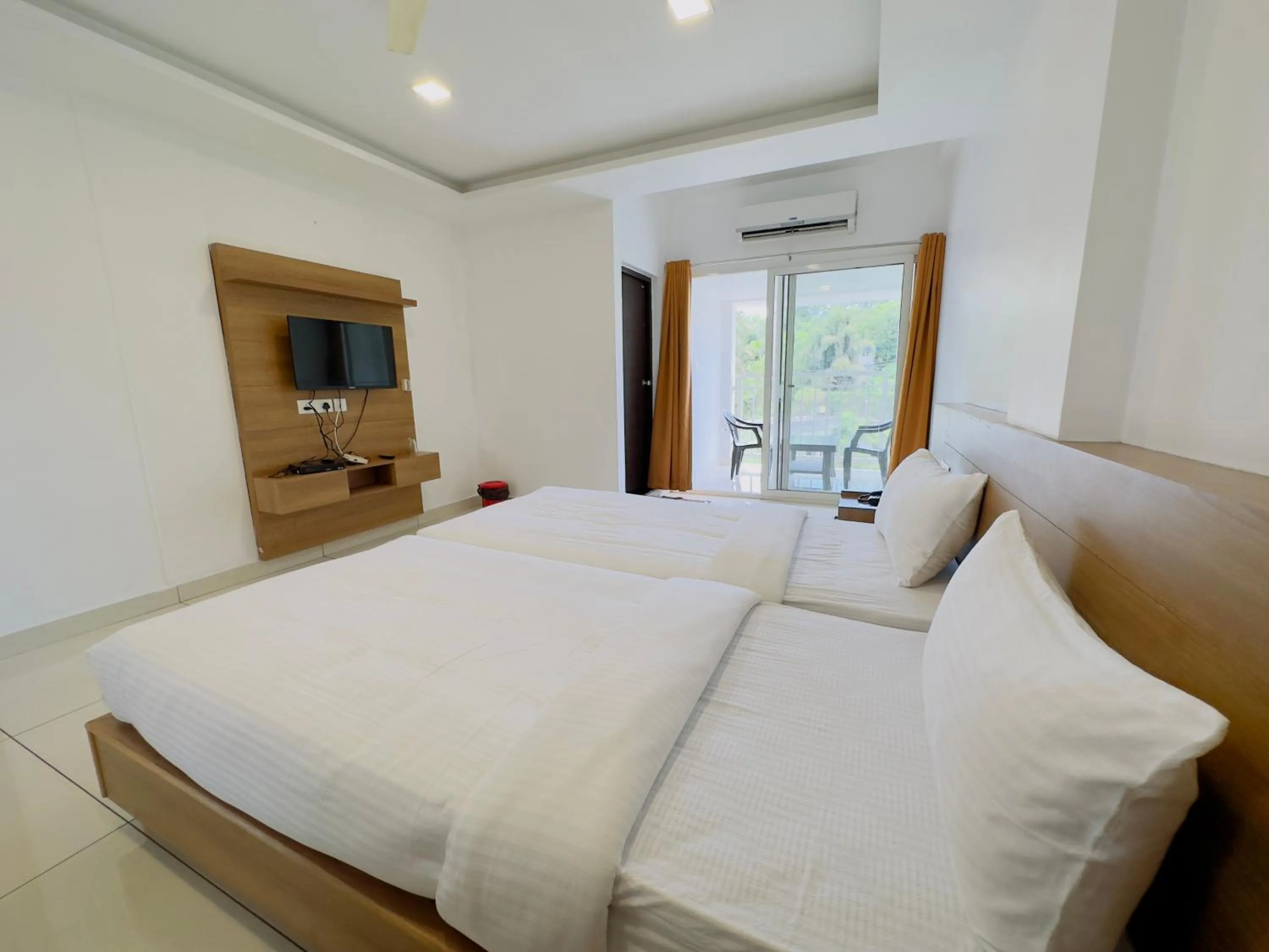 Bed in HOTEL LETS STAY