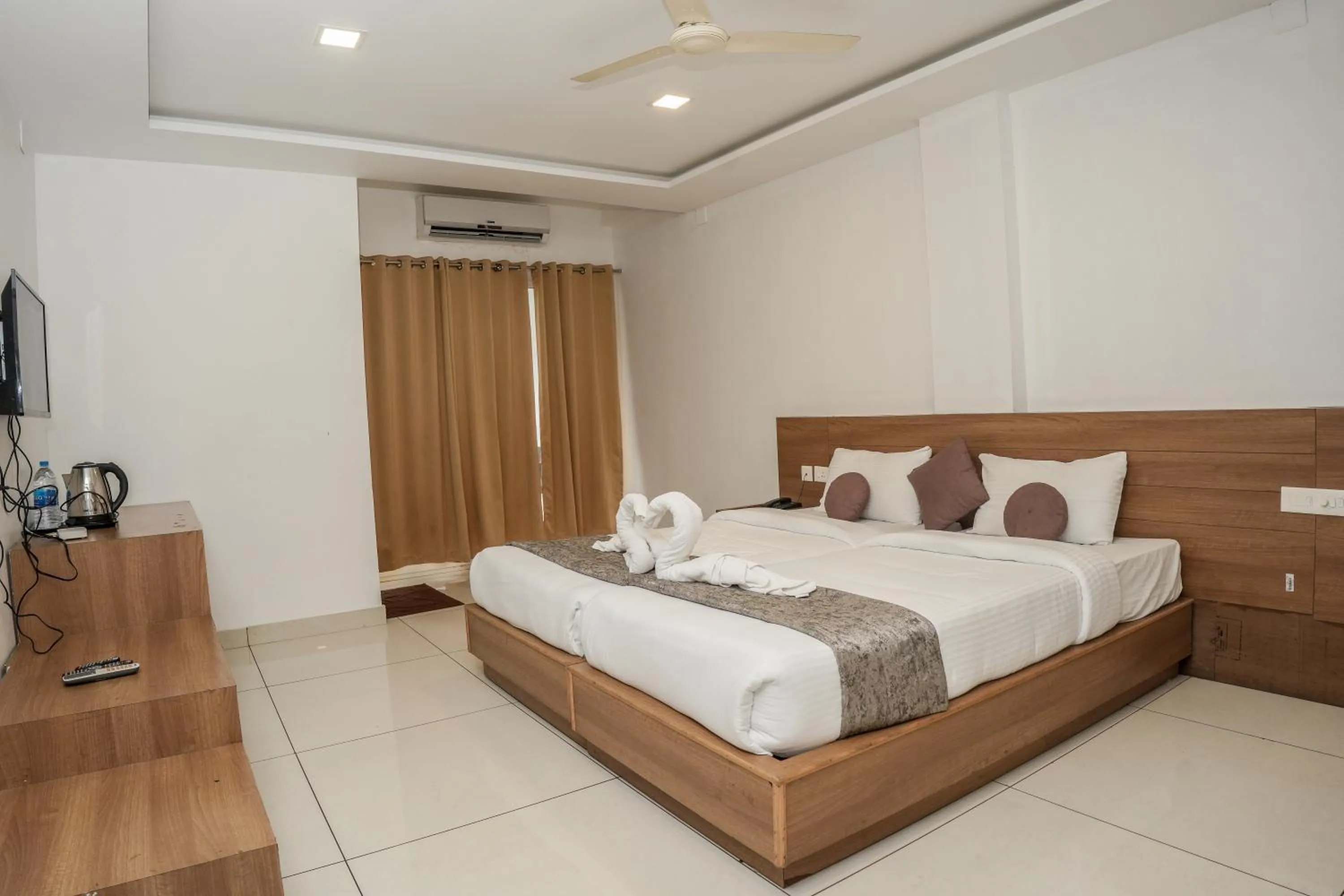 Bed in HOTEL LETS STAY