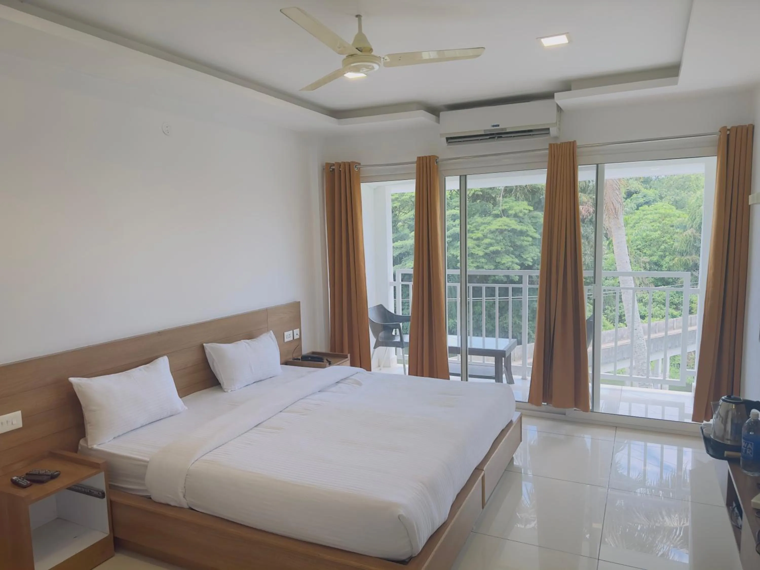 Bed in HOTEL LETS STAY