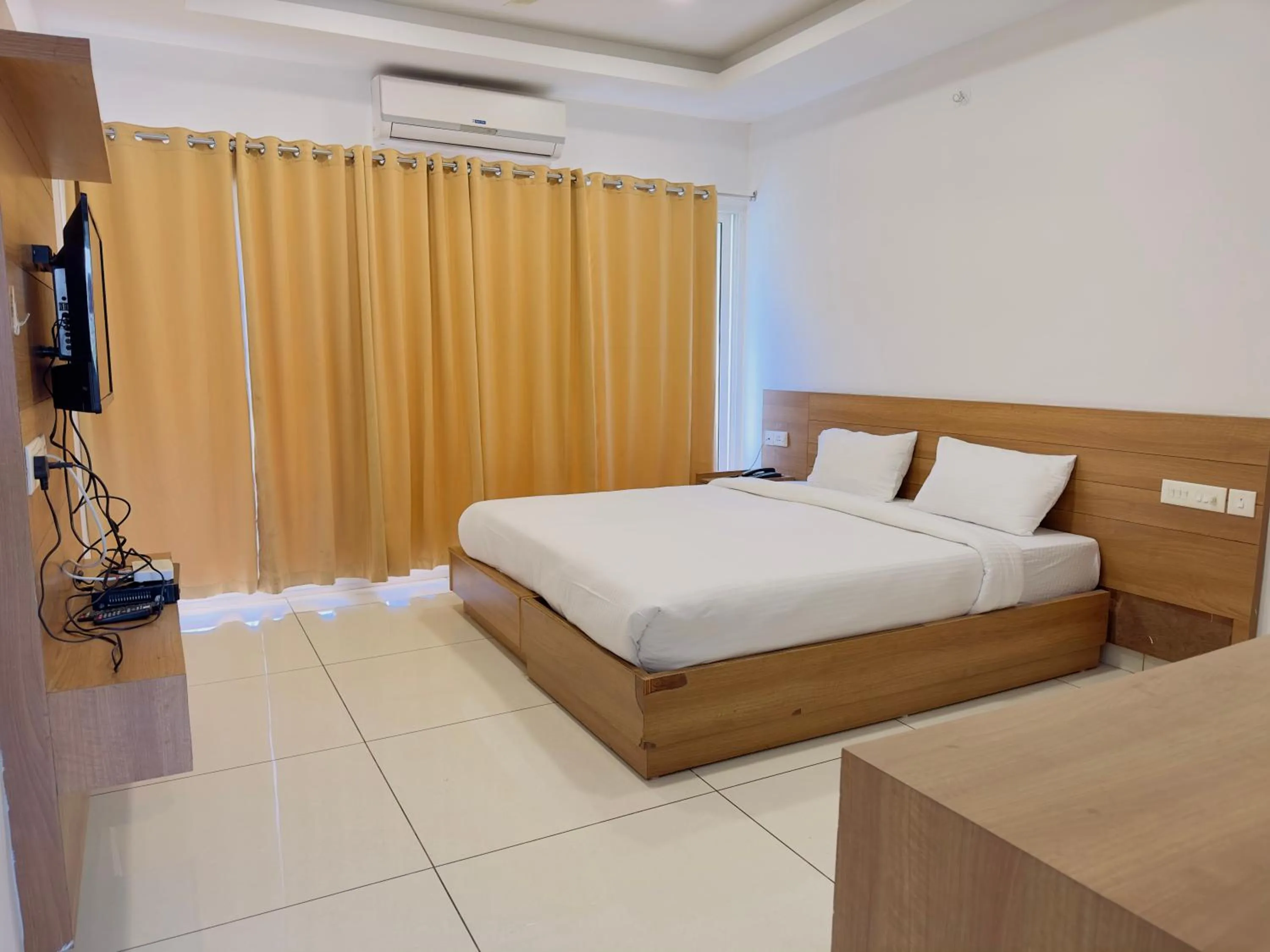 Bed in HOTEL LETS STAY