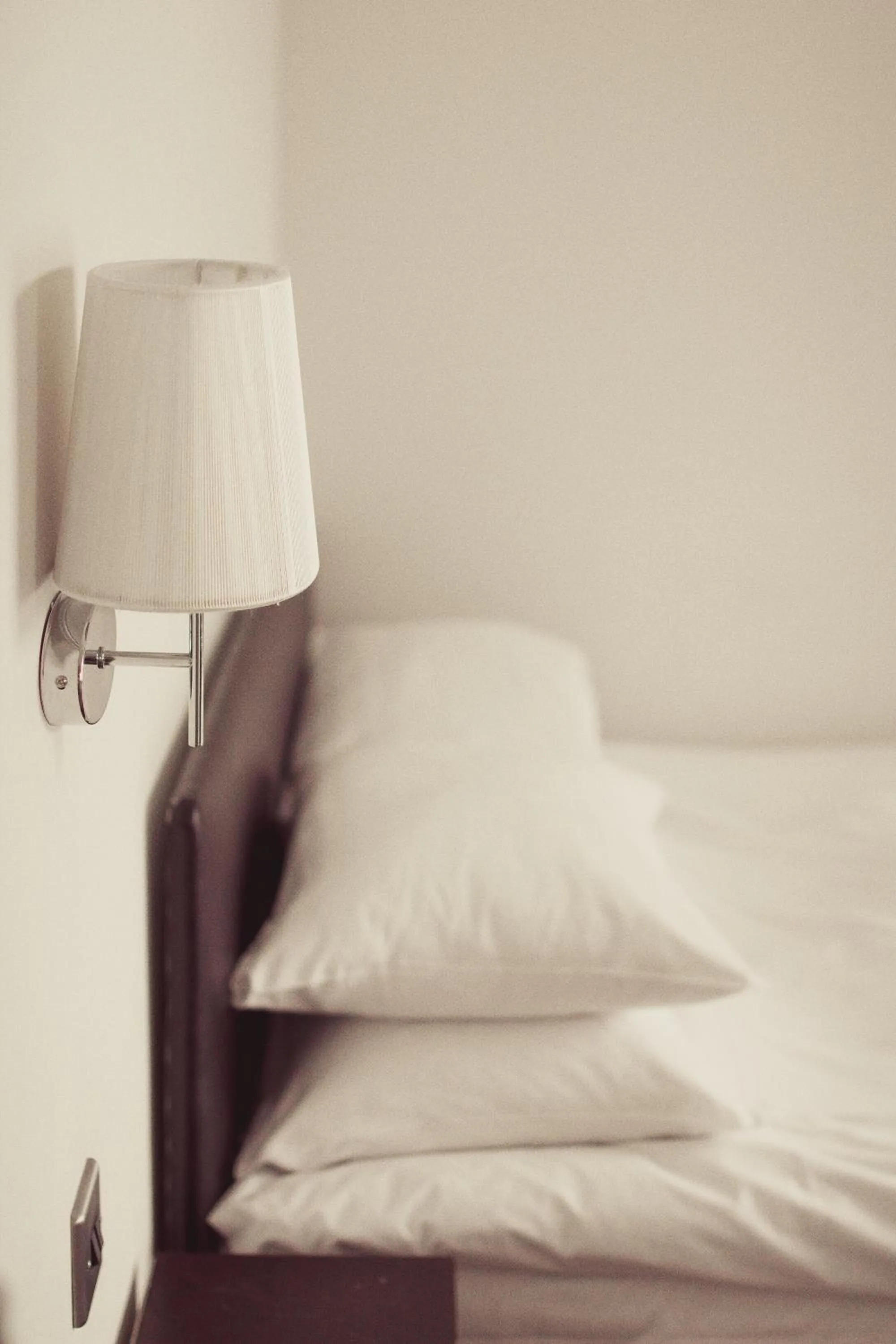 Bed in Abbey Lodge Hotel