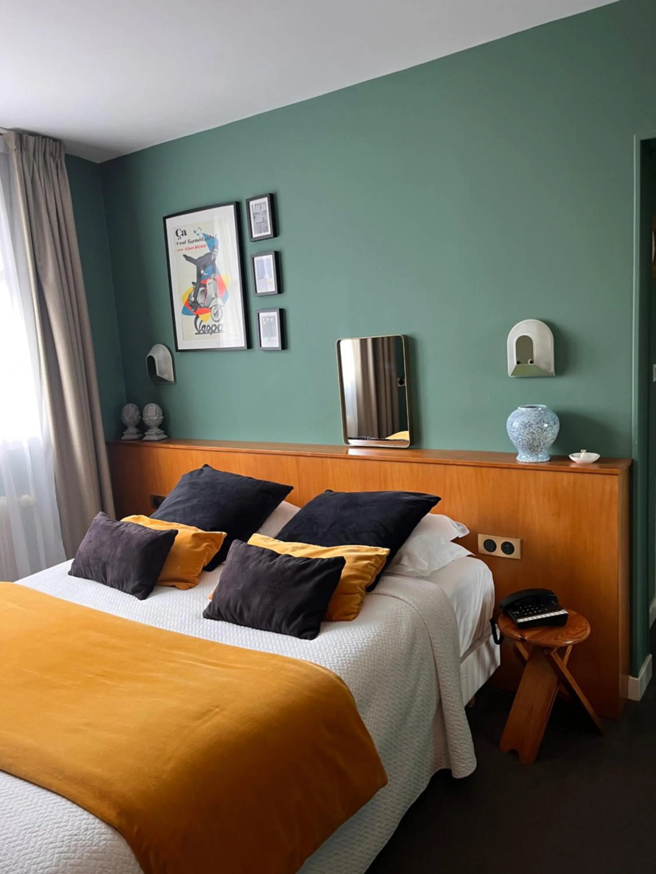 Bed in Le Téméraire Hôtel