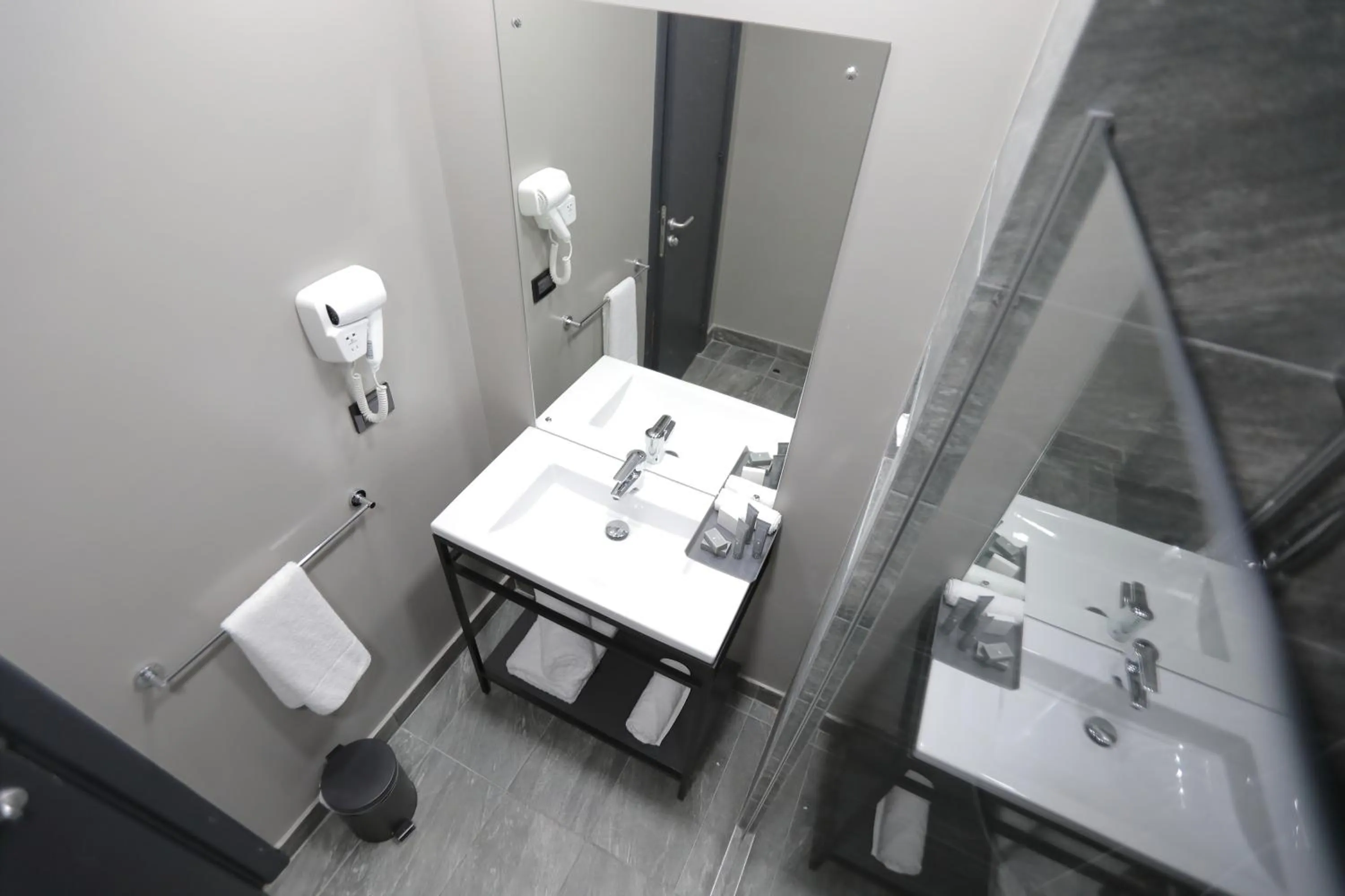 Restaurant/places to eat in Fiesta Royale Hotel