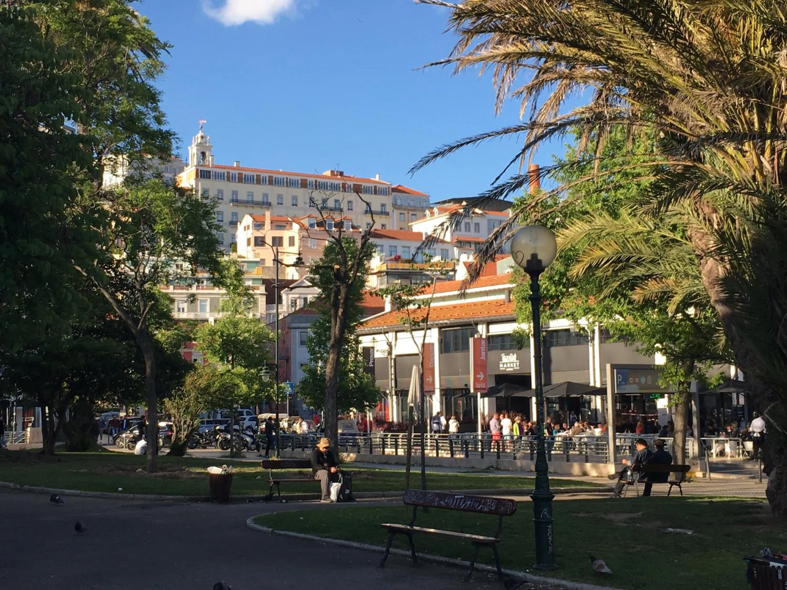 Restaurant/places to eat in Studios with Mezzanine Rua da Moeda