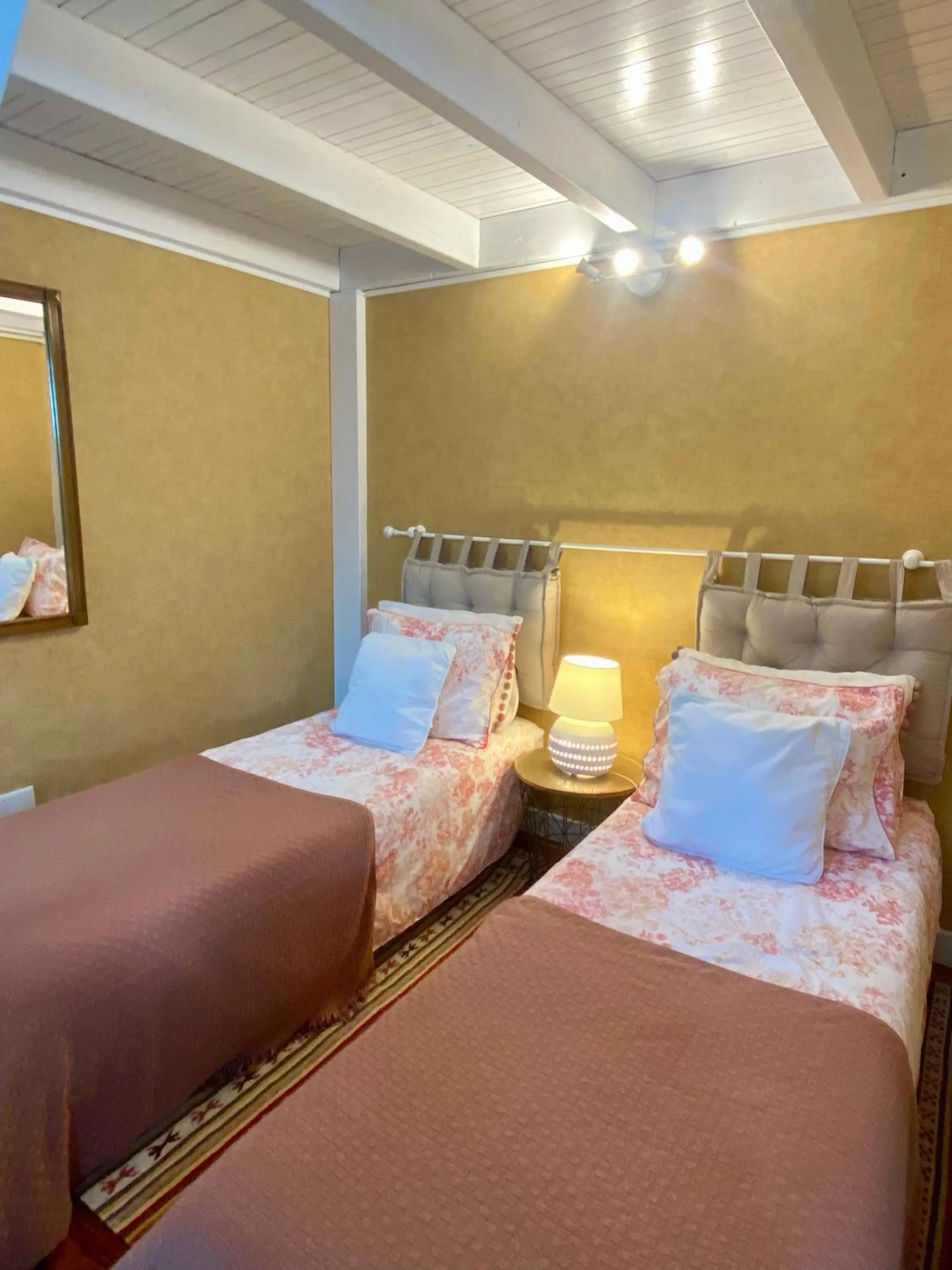 Bed in Studios with Mezzanine Rua da Moeda