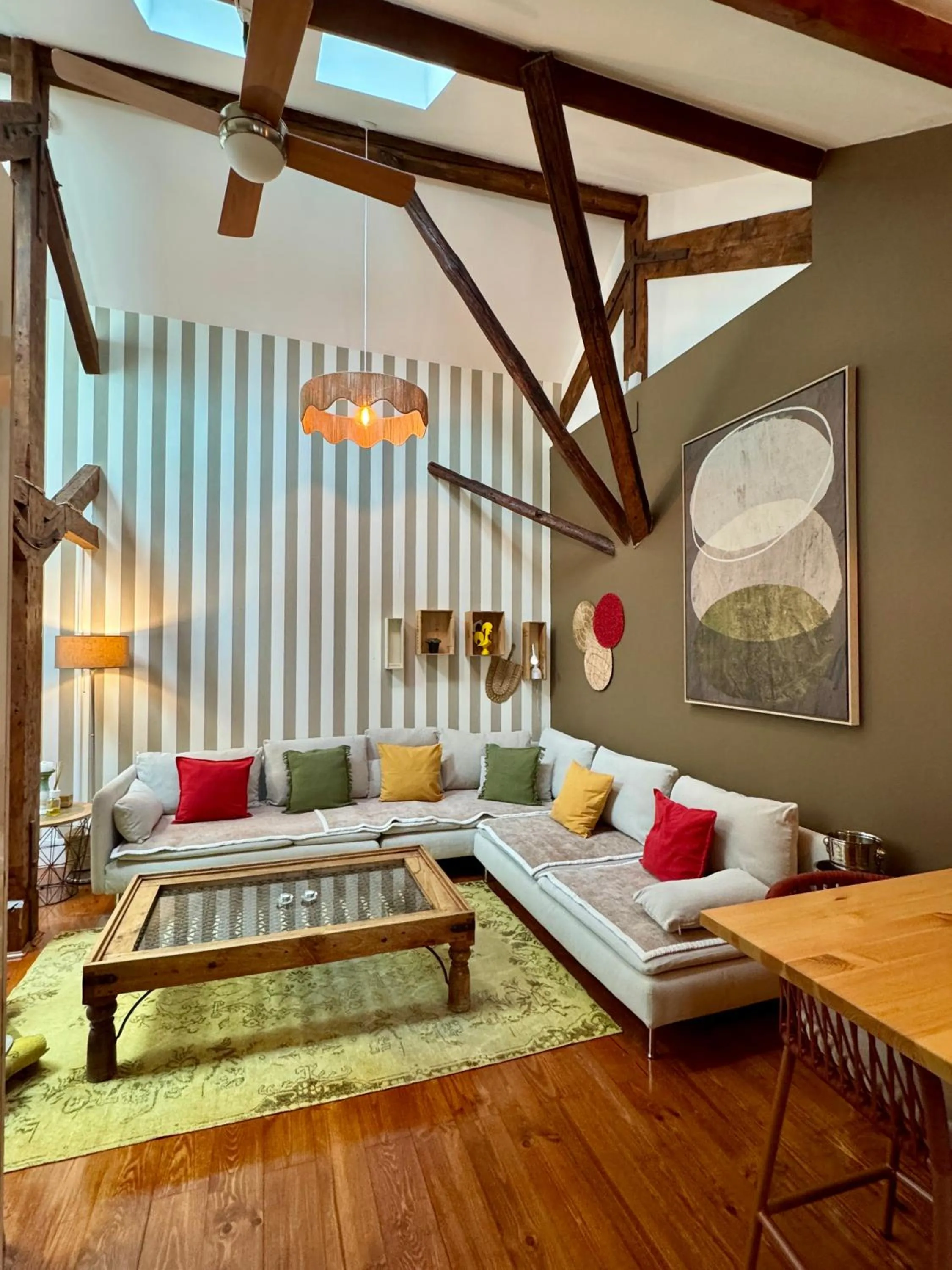 TV and multimedia in Studios with Mezzanine Rua da Moeda