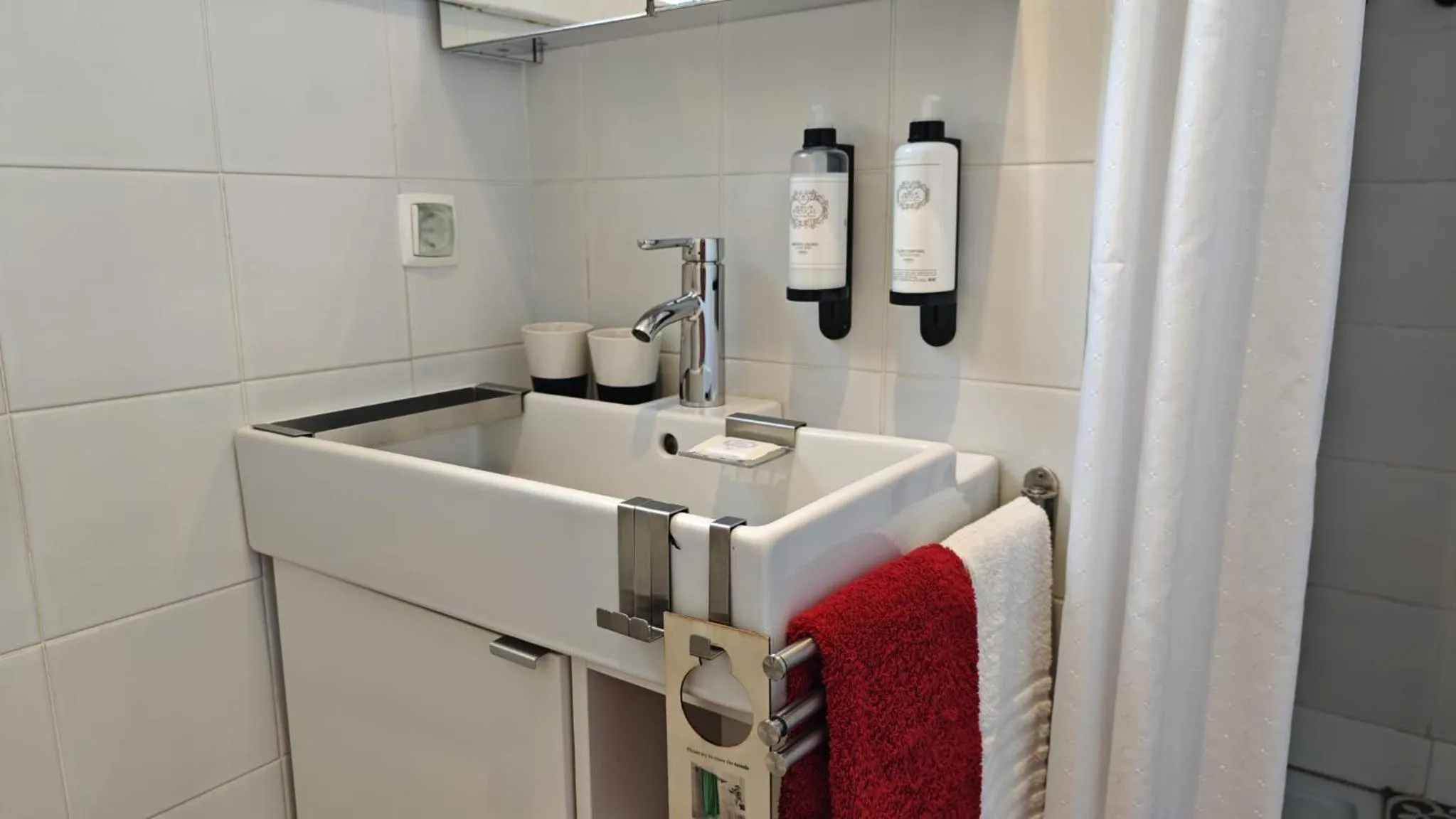 Bathroom in Studios with Mezzanine Rua da Moeda