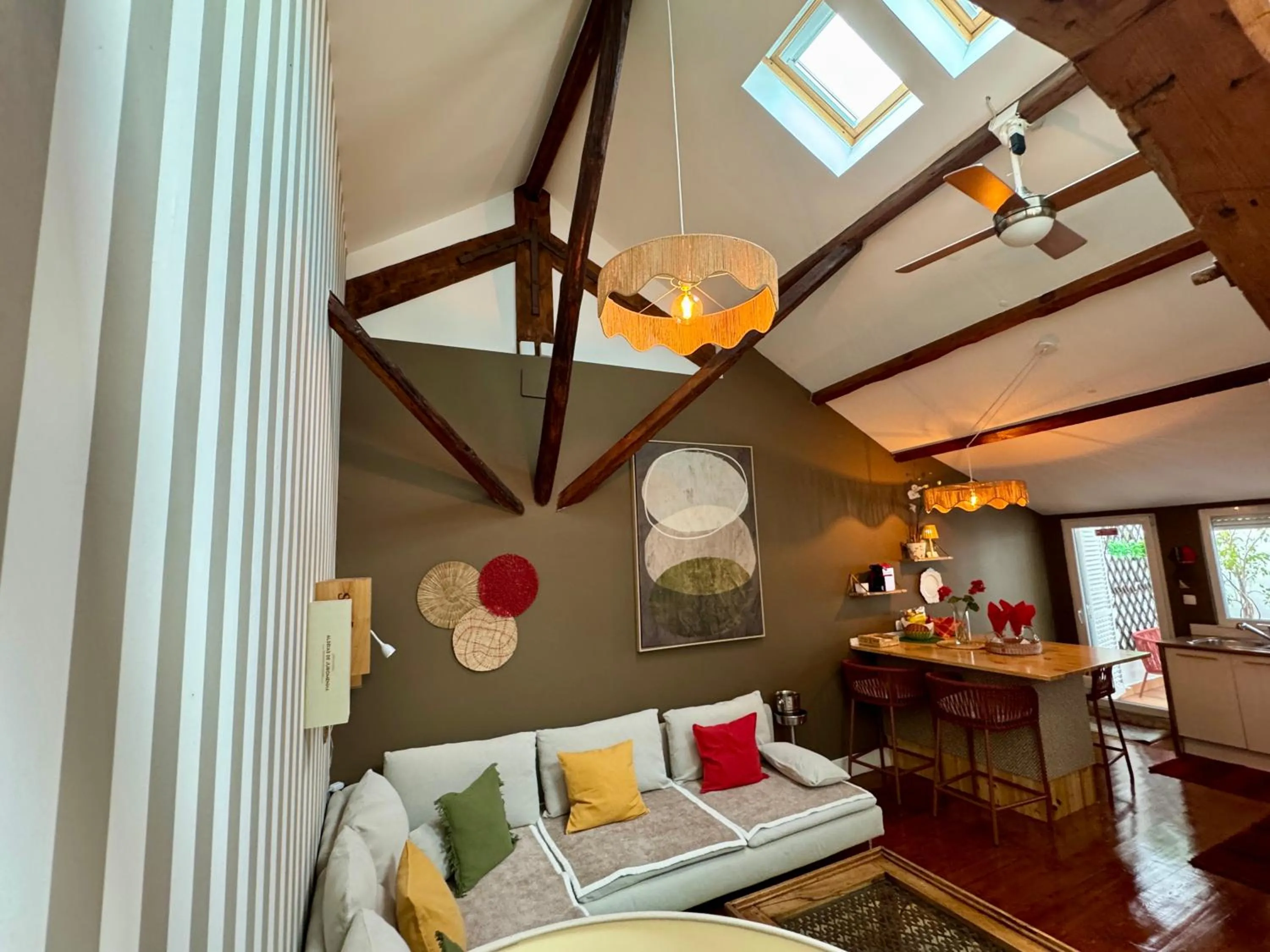 Living room in Studios with Mezzanine Rua da Moeda