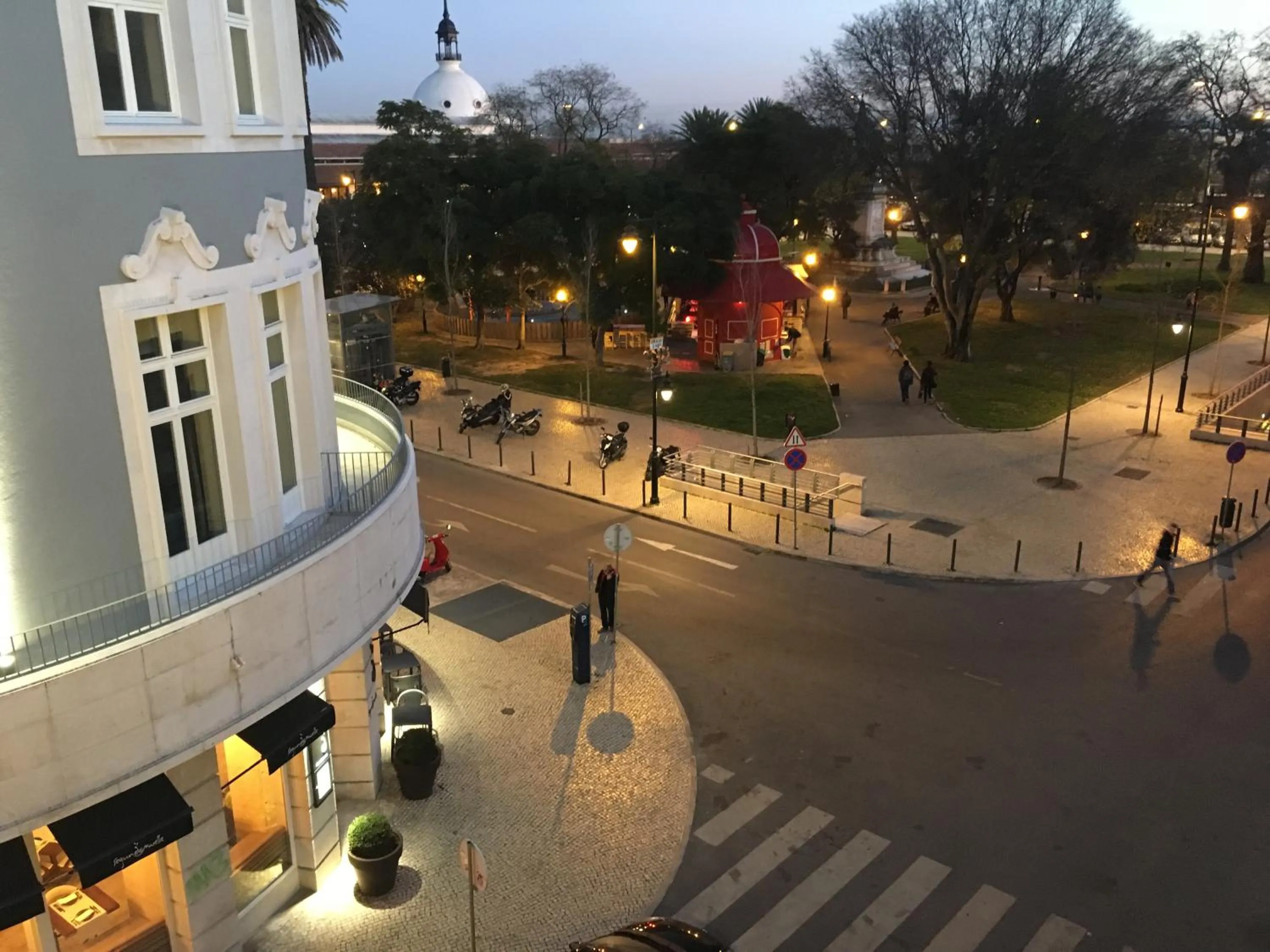 Night in Studios with Mezzanine Rua da Moeda