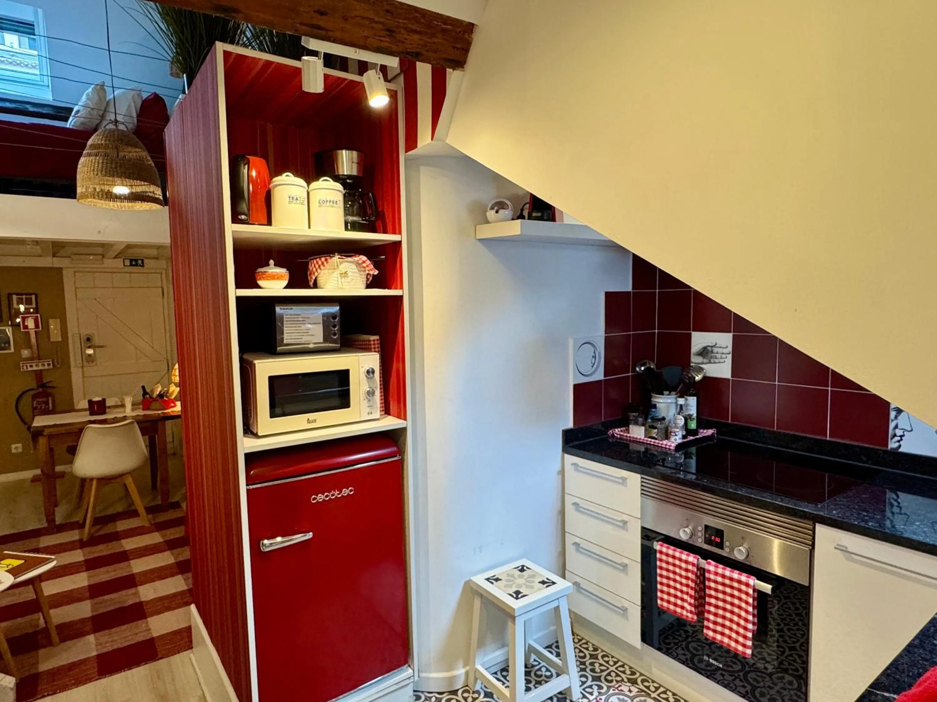 Shower in Studios with Mezzanine Rua da Moeda