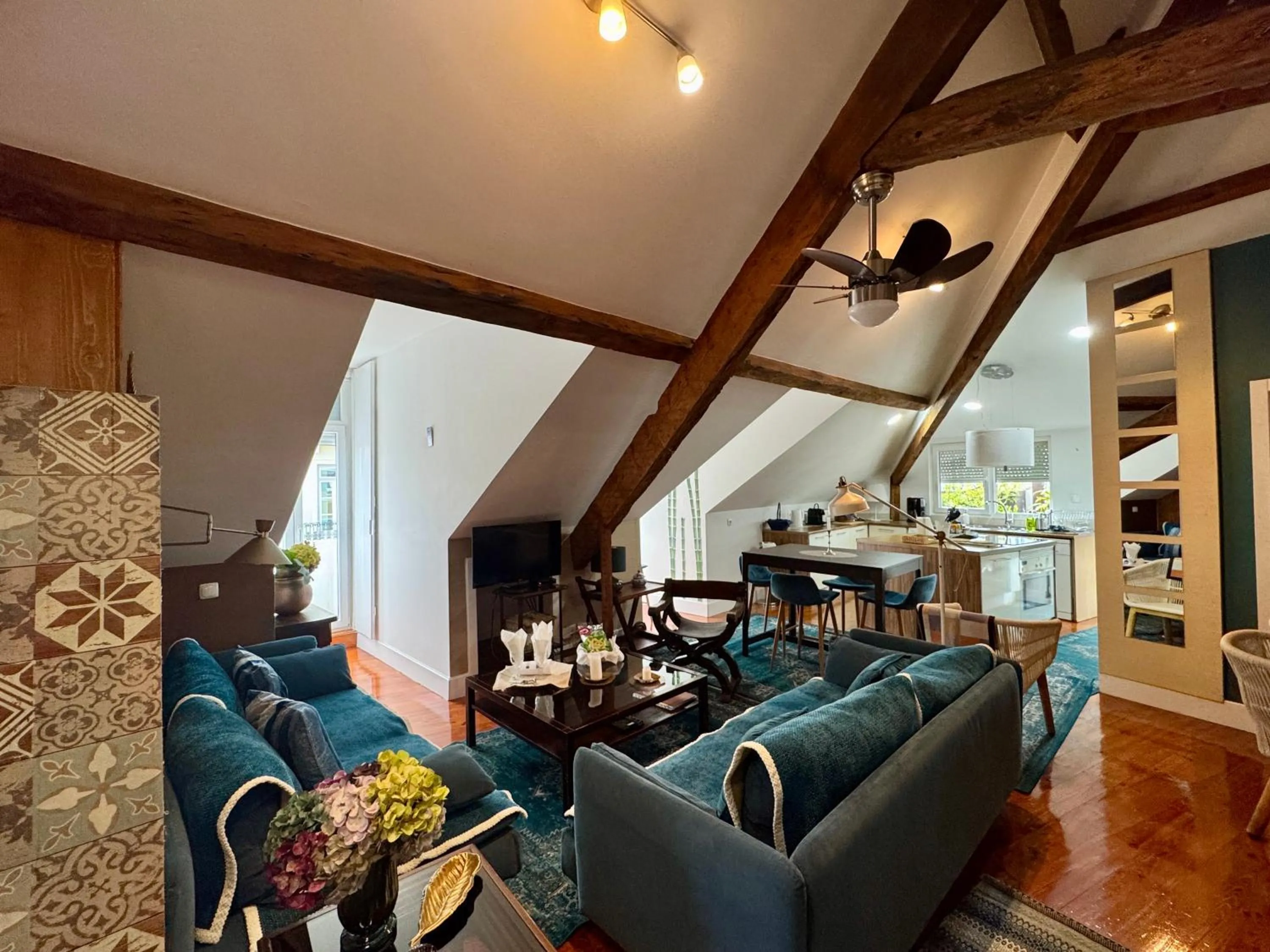 Living room in Studios with Mezzanine Rua da Moeda