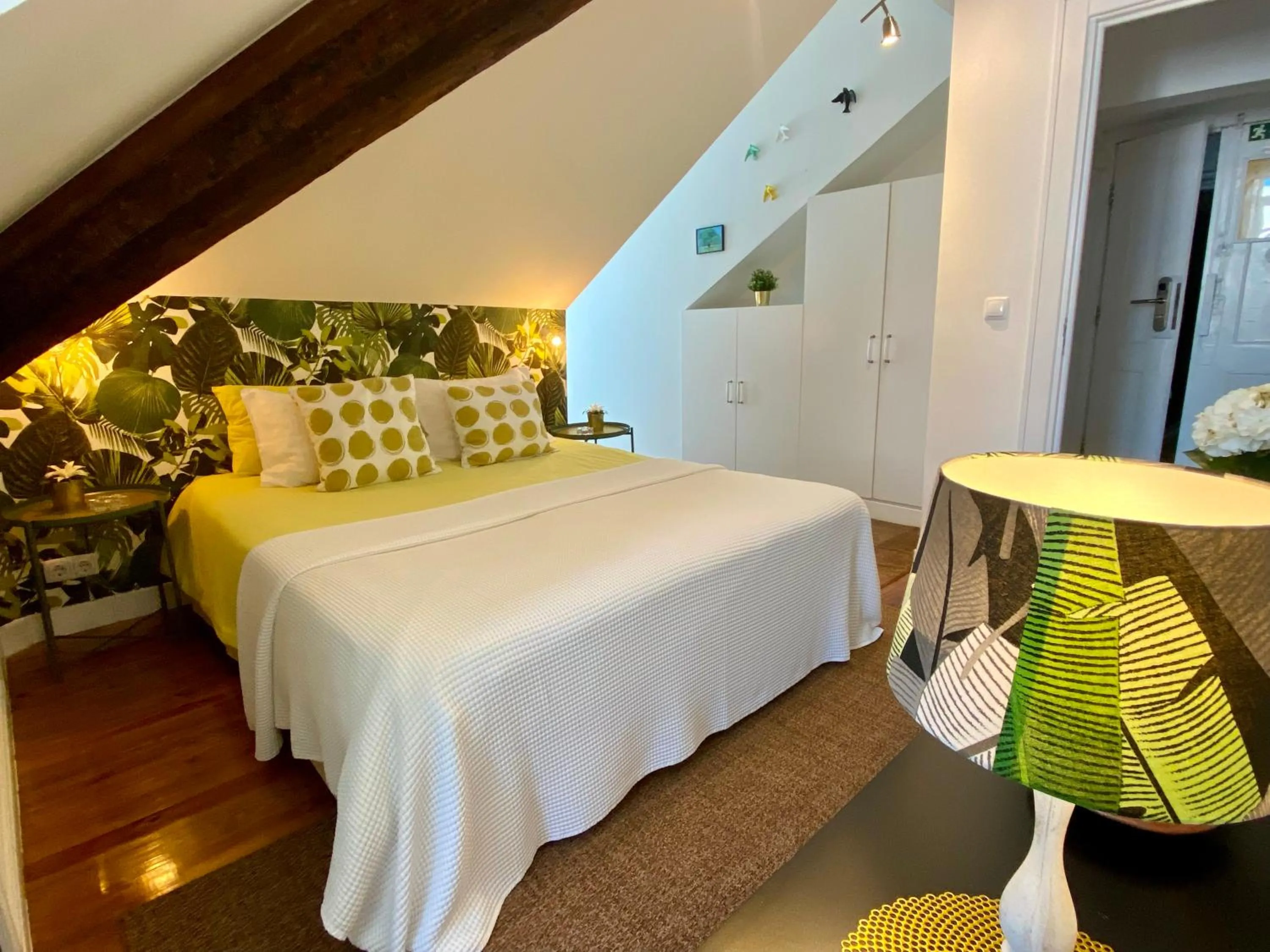 Bed in Studios with Mezzanine Rua da Moeda