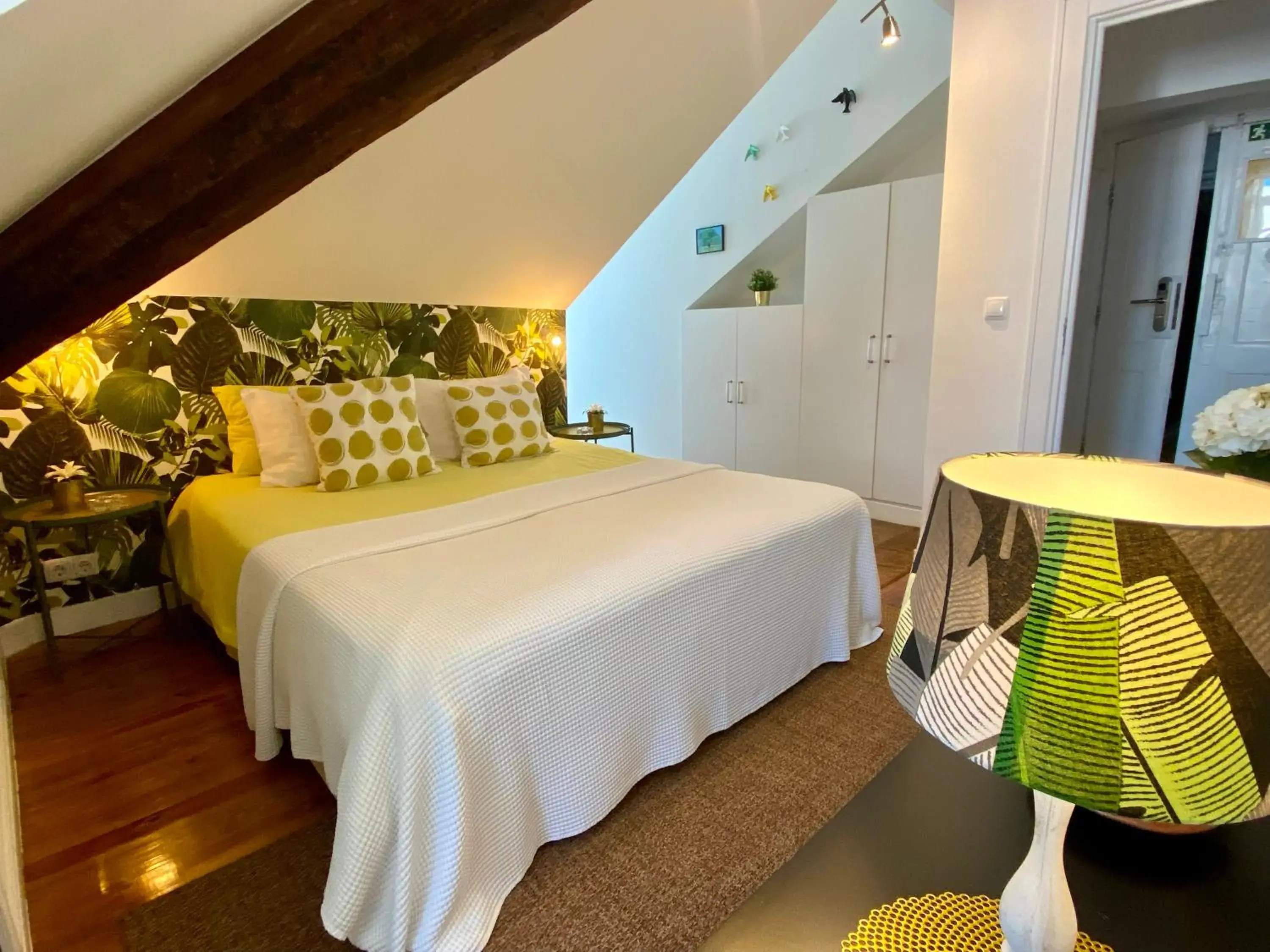 Deluxe One-Bedroom Studio in Studios with Mezzanine Rua da Moeda Deluxe One-Bedroom Studio in Studios with Mezzanine Rua da Moeda