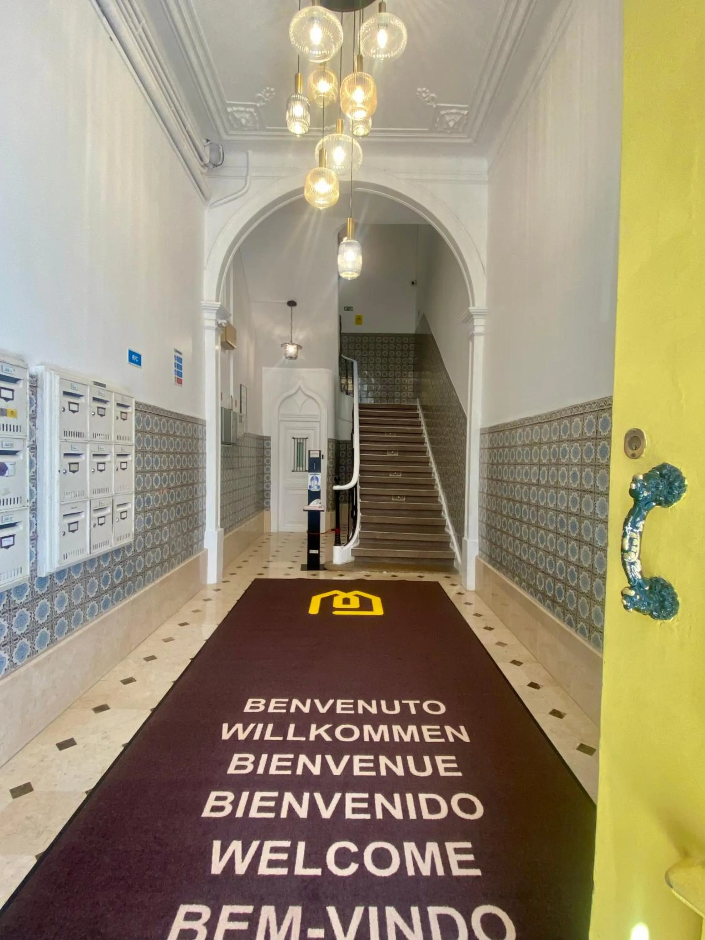 Property building in Studios with Mezzanine Rua da Moeda