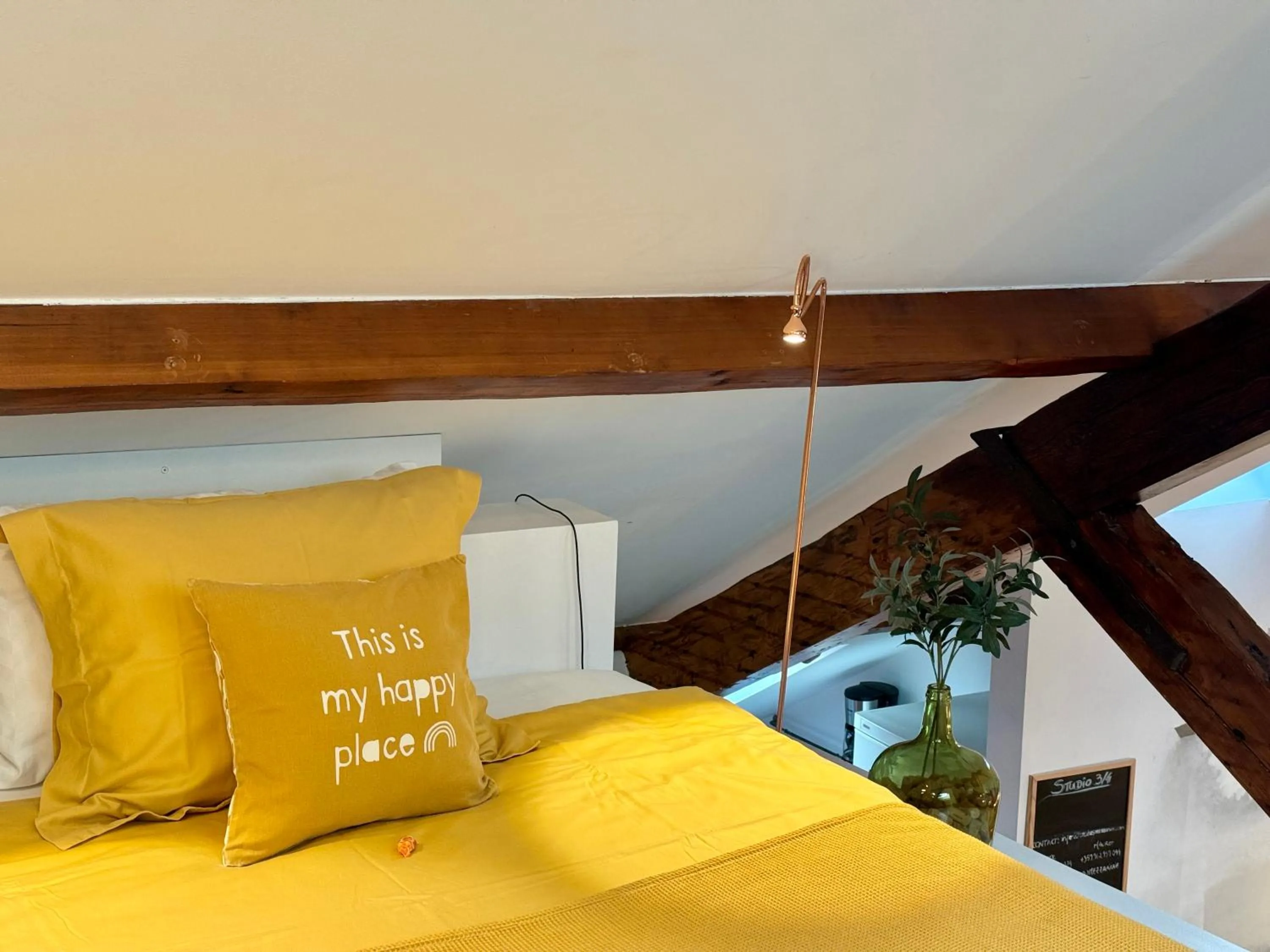 Bed in Studios with Mezzanine Rua da Moeda