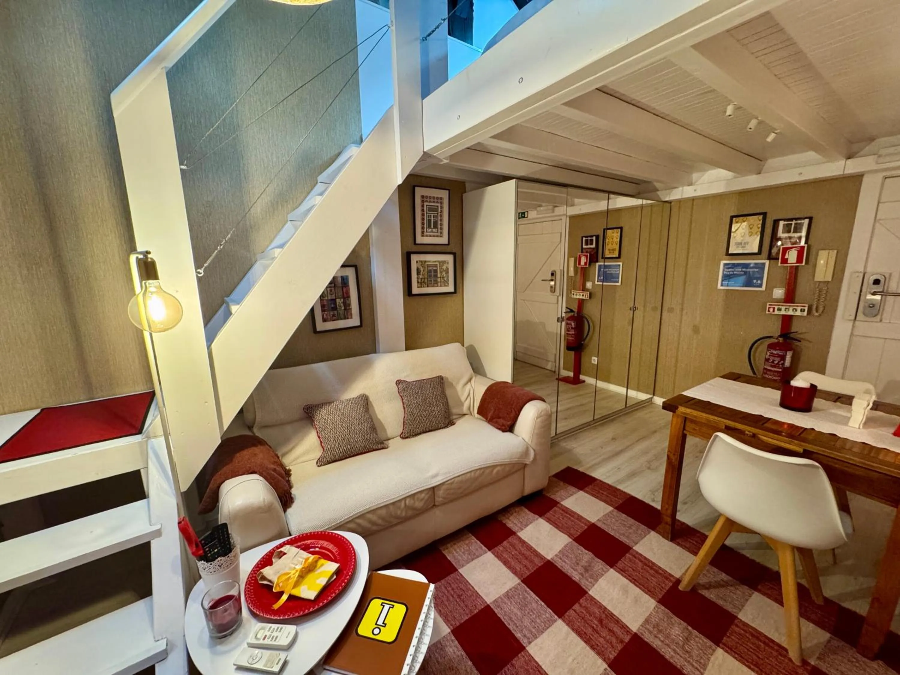 Living room in Studios with Mezzanine Rua da Moeda