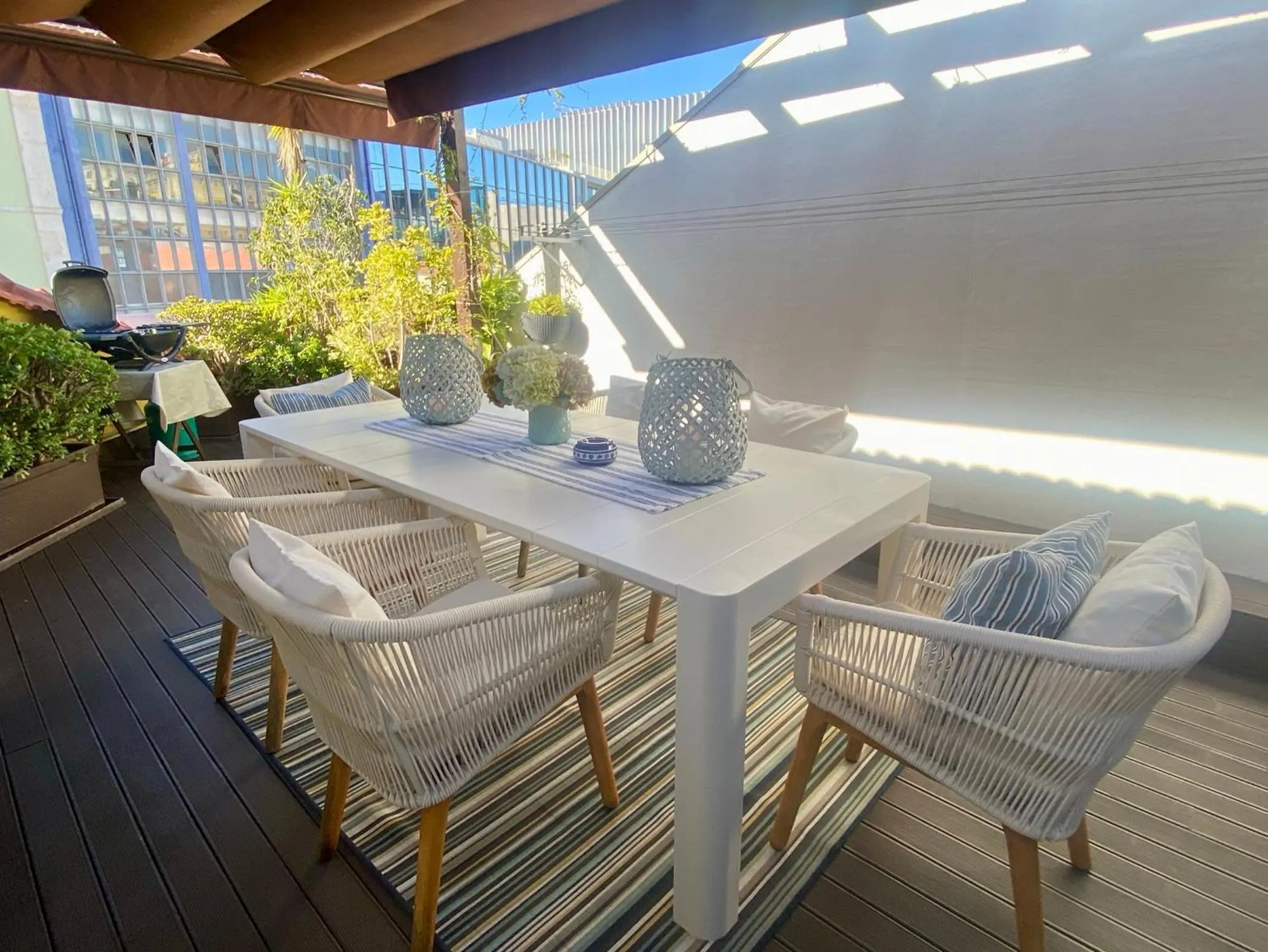 Patio in Studios with Mezzanine Rua da Moeda