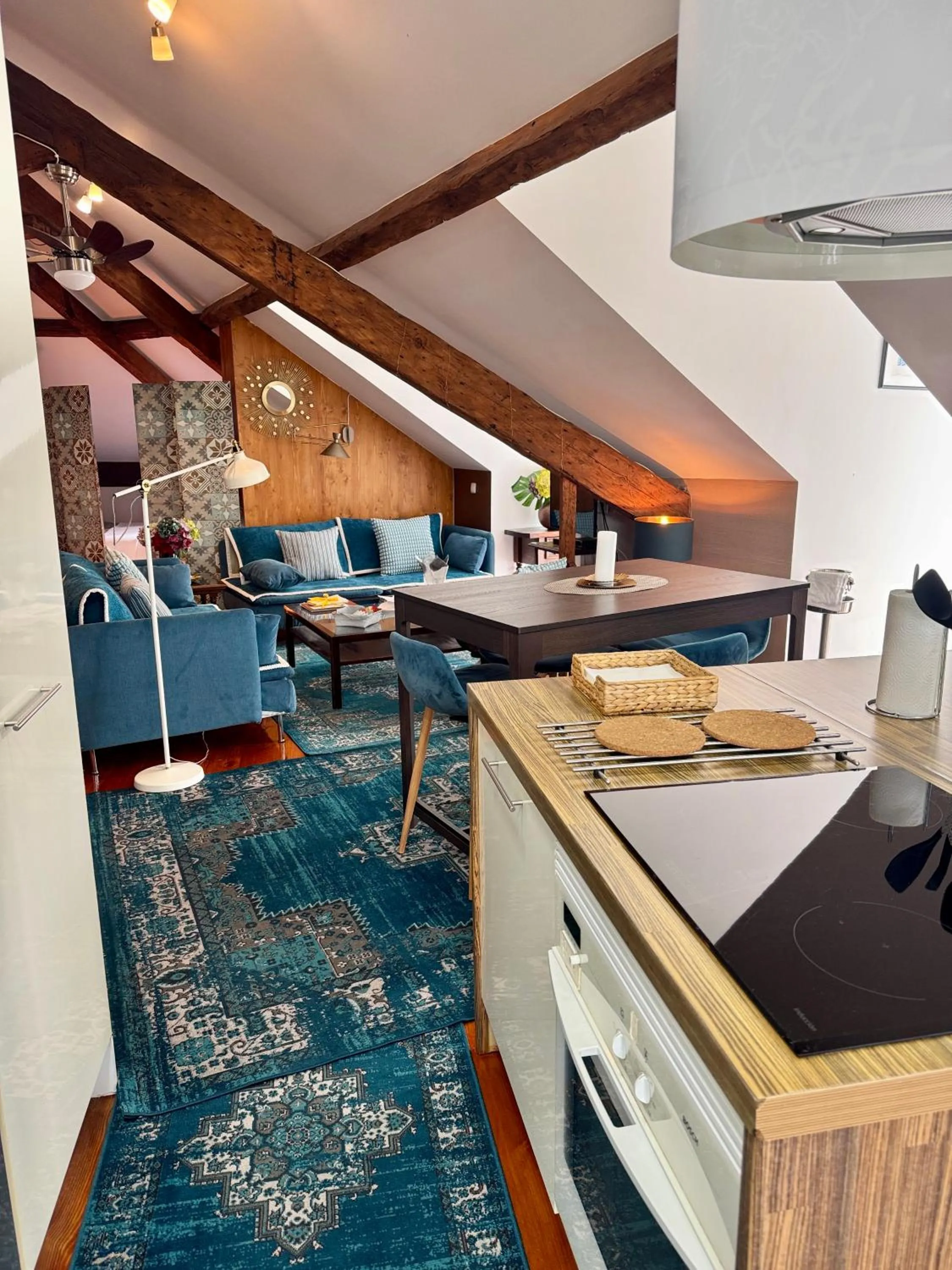 Kitchen or kitchenette in Studios with Mezzanine Rua da Moeda