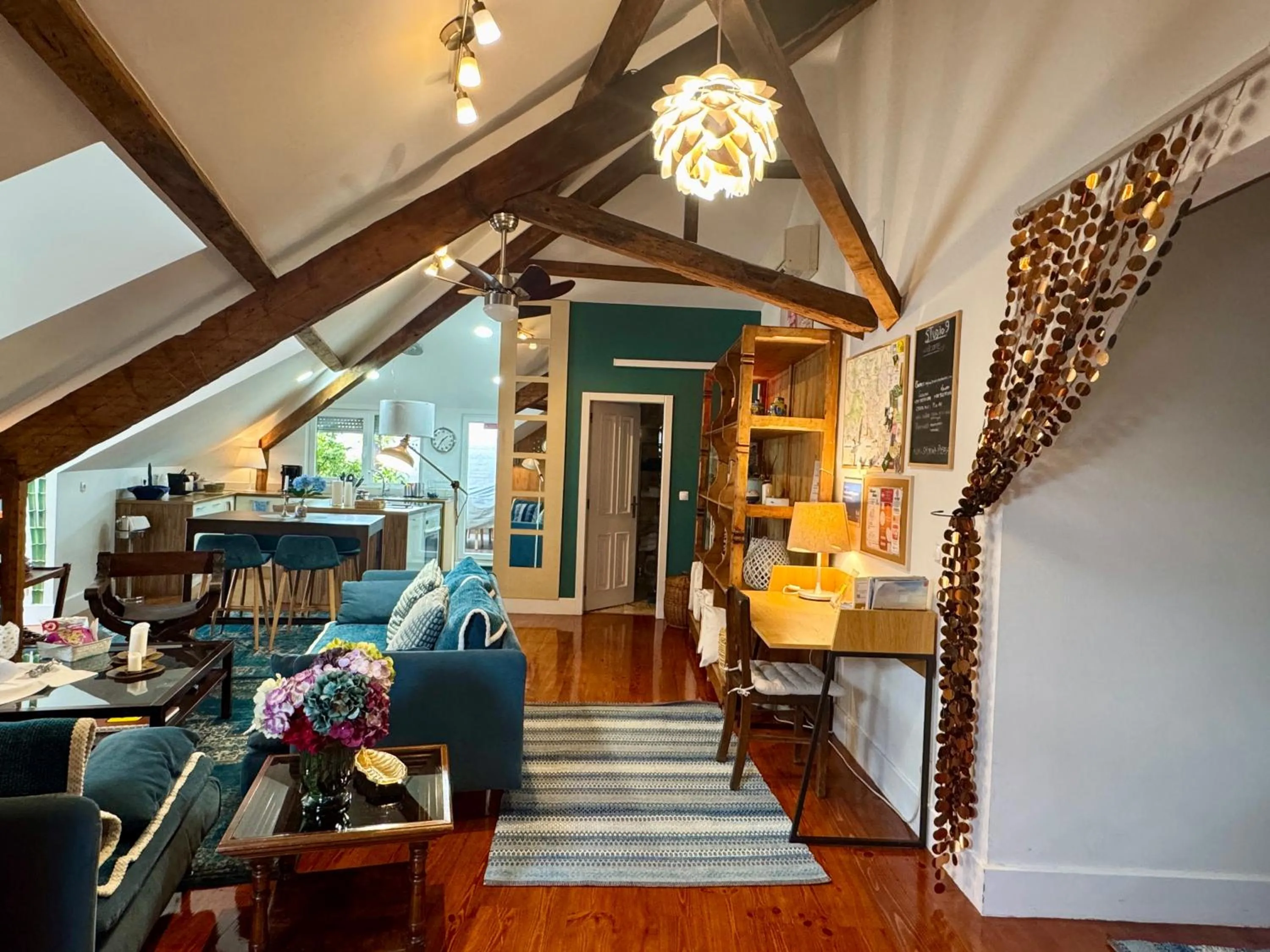 Kitchen or kitchenette in Studios with Mezzanine Rua da Moeda