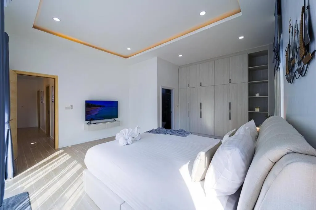 Bed in Private Modern 3 Bedroom Pool Villa! AV1