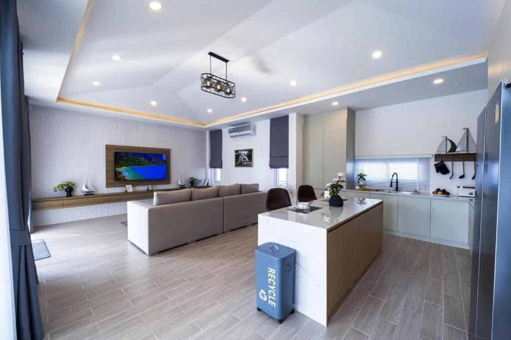 Private Modern 3 Bedroom Pool Villa! AV1