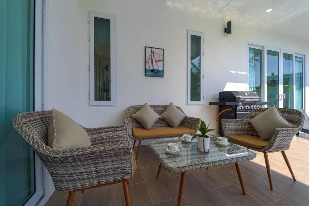 Private Modern 3 Bedroom Pool Villa! AV1