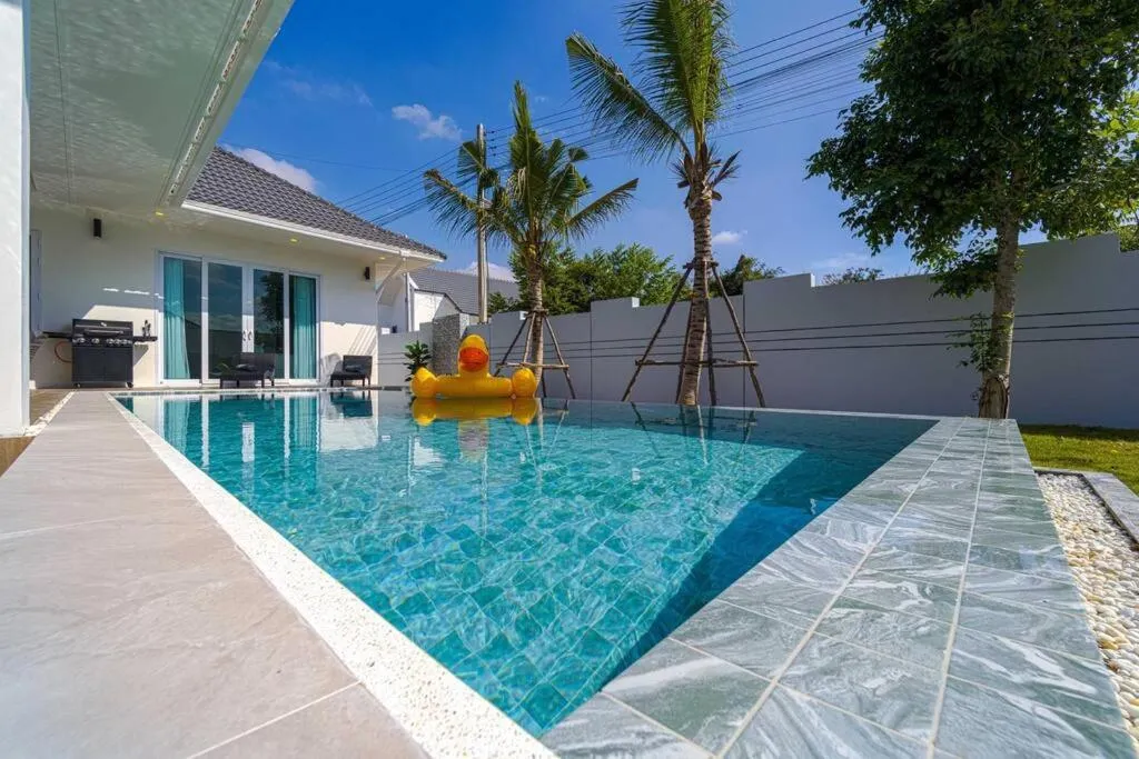 Private Modern 3 Bedroom Pool Villa! AV1