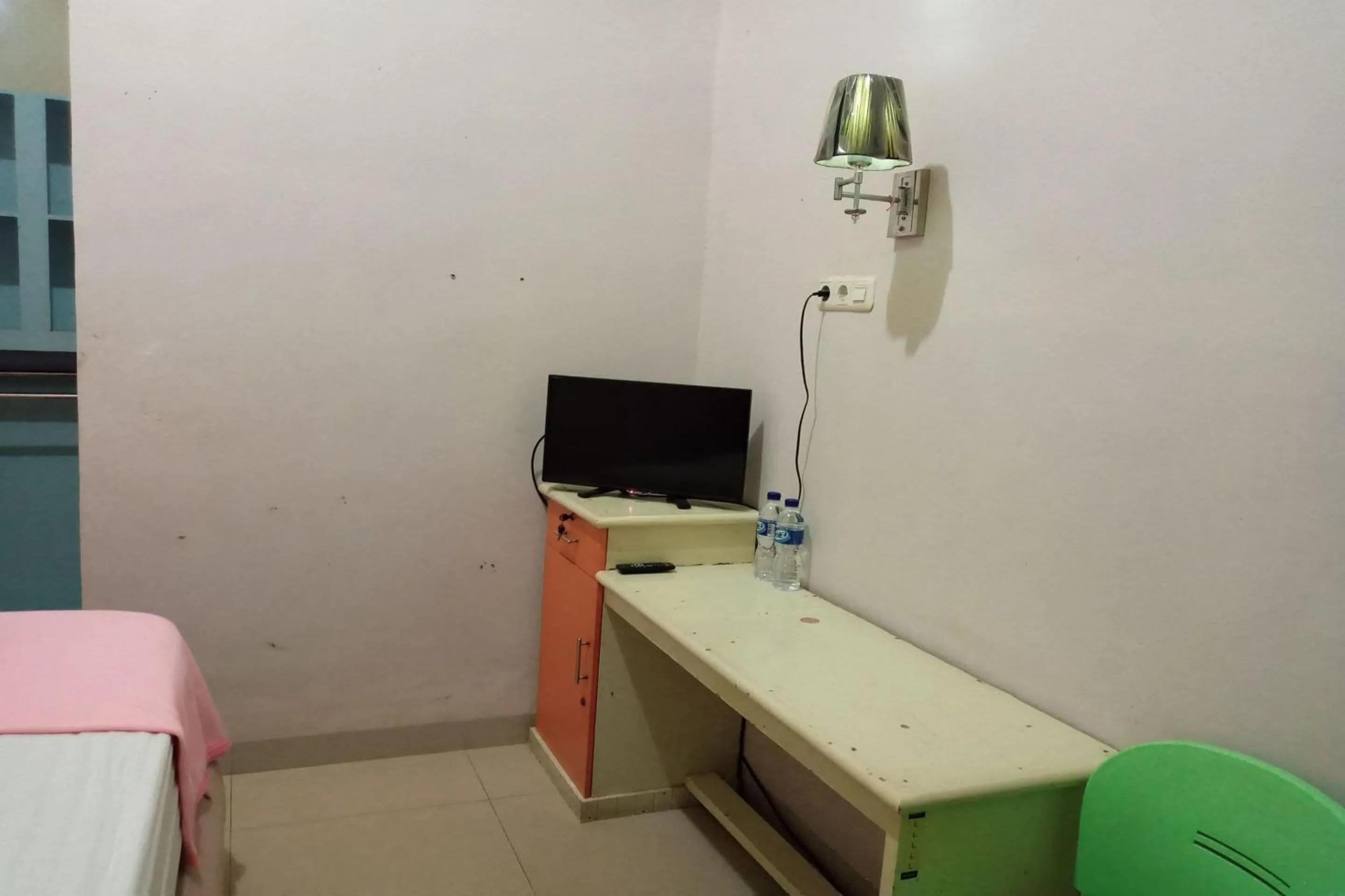 Bedroom in Hotel O Kost Nian Syariah Near SPBU Pertamina 74.91657 Mattirotasi Sidrap