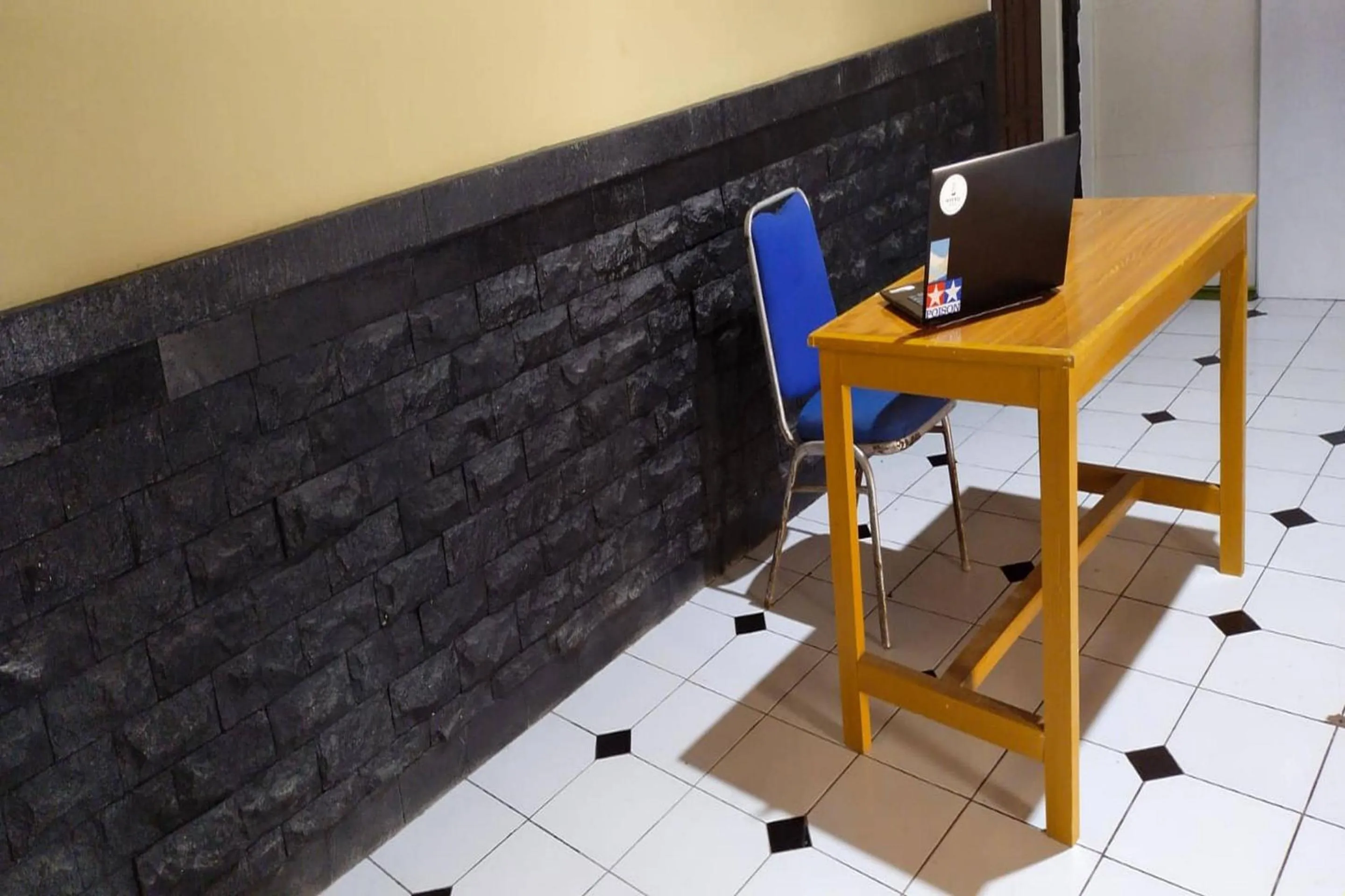 Lobby or reception in Hotel O Guest House Zidan 21