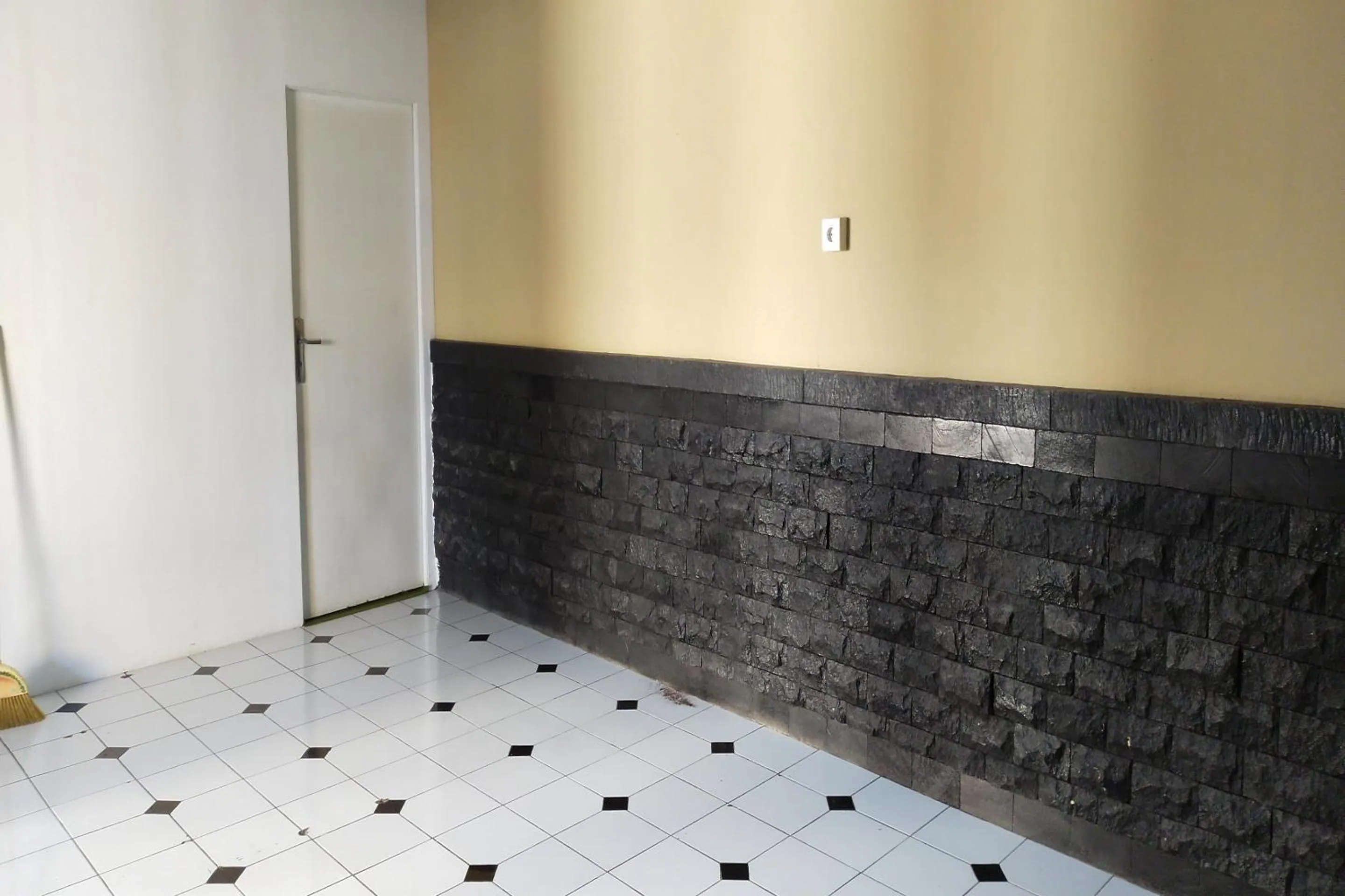 Lobby or reception in Hotel O Guest House Zidan 21