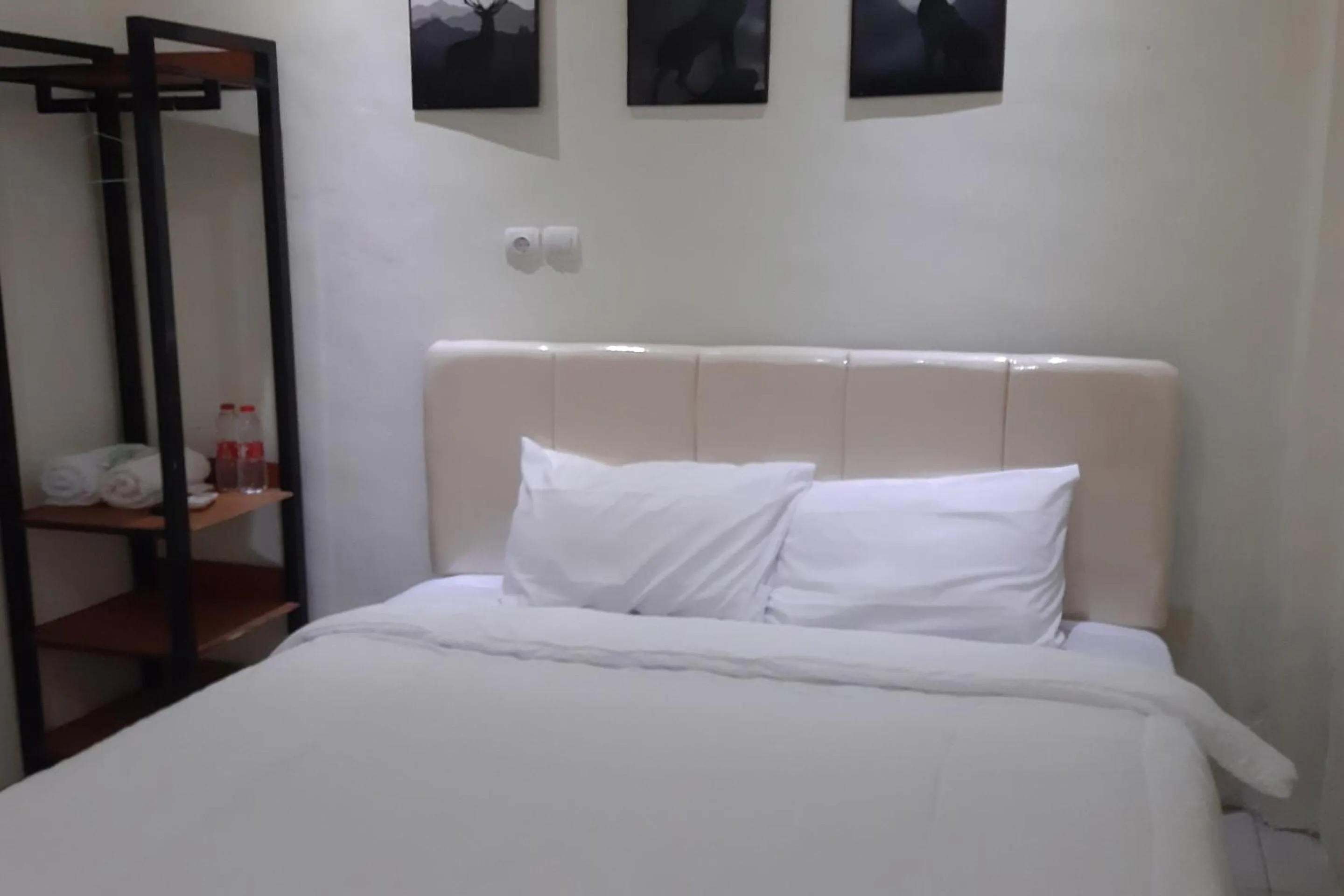 Bedroom, Bed in Hotel O Wisma Flamboyan NearTaman Makam Pahlawan