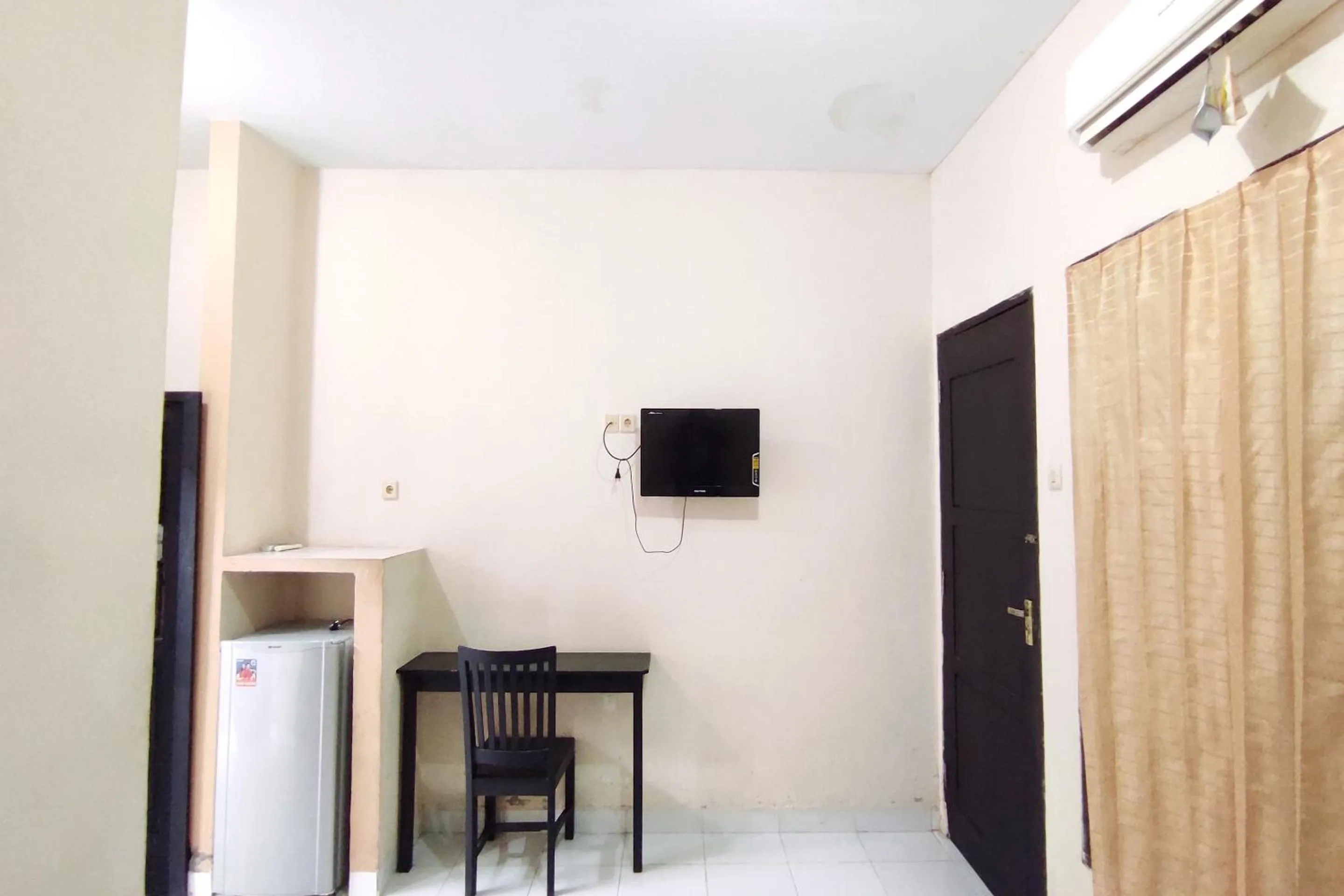 Bedroom in Hotel O Pondok Almirah