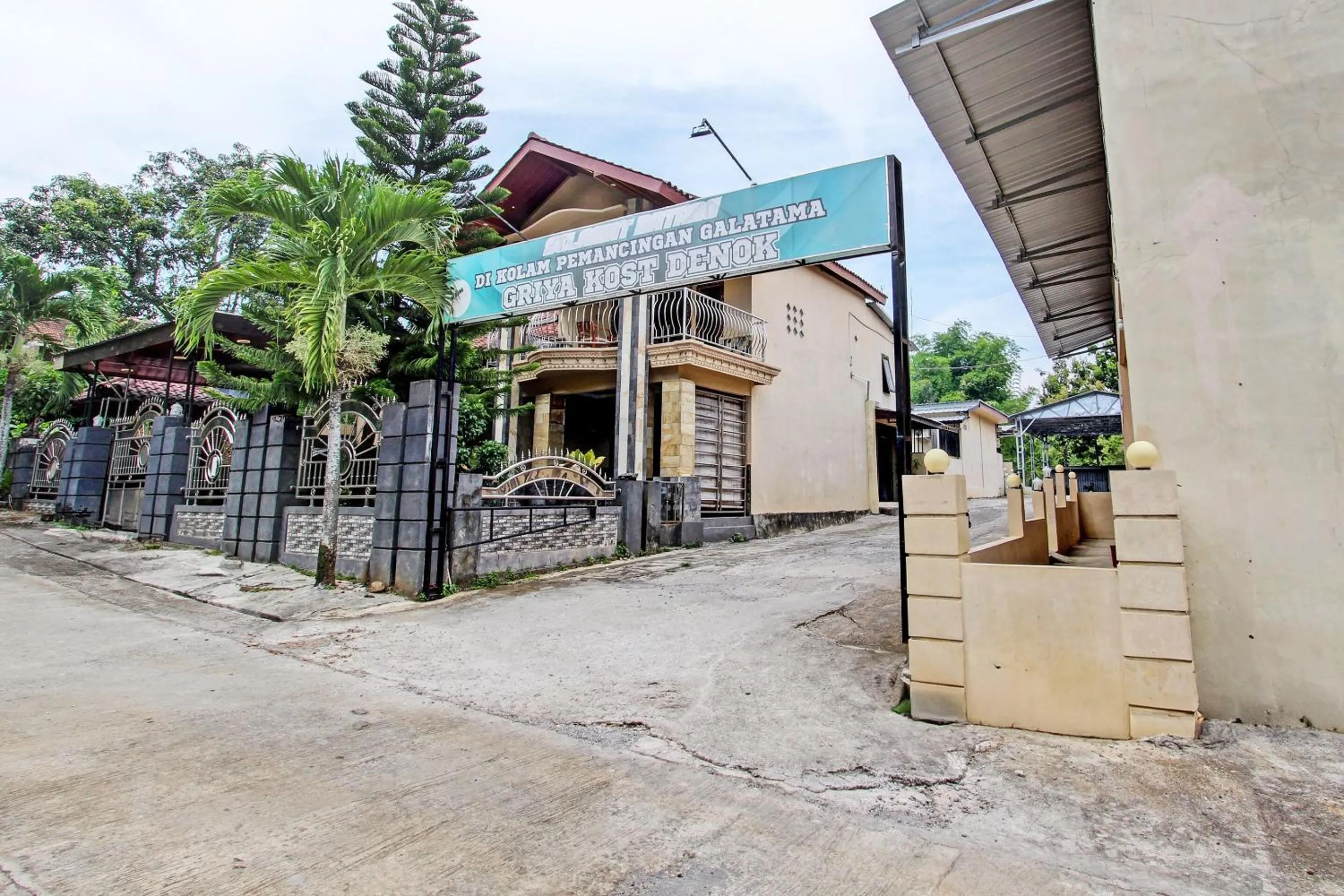 Facade/entrance in Capital O 93533 Griya Denok