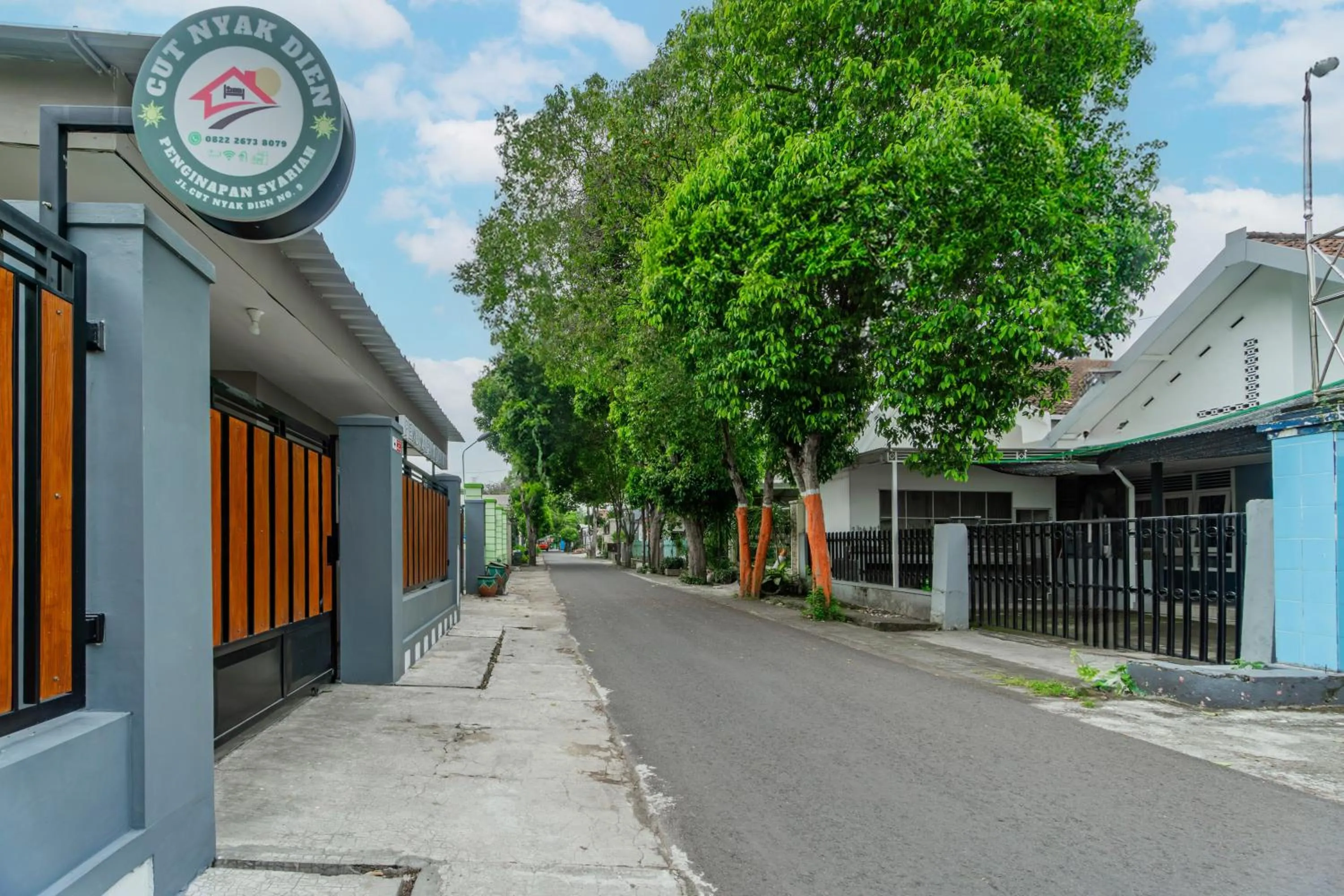 Facade/entrance in OYO 93526 Homely Syariah
