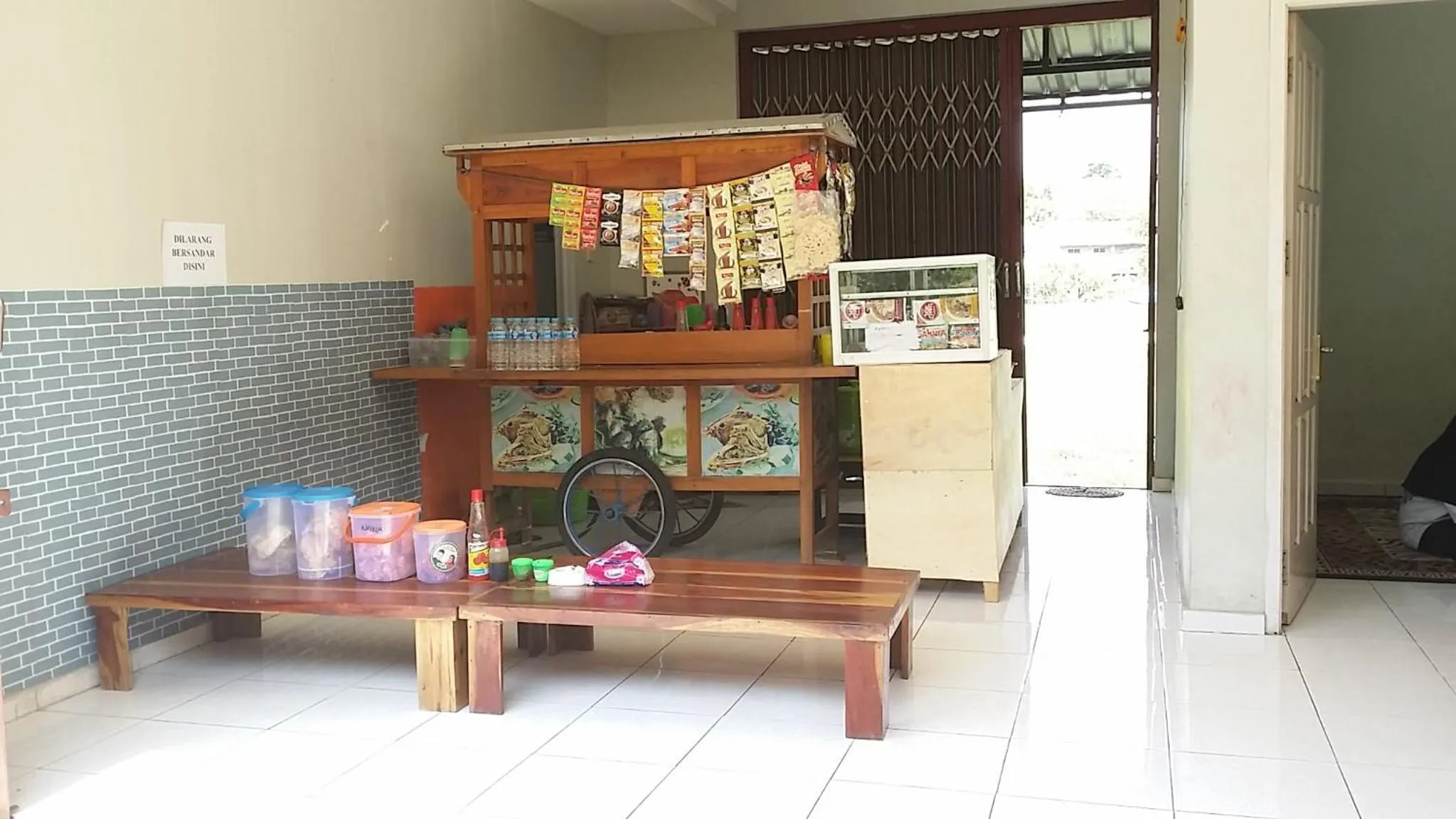 Lobby or reception in Hotel O Sawang Sana Motel Syariah Near SMAN 1 Sangkapura