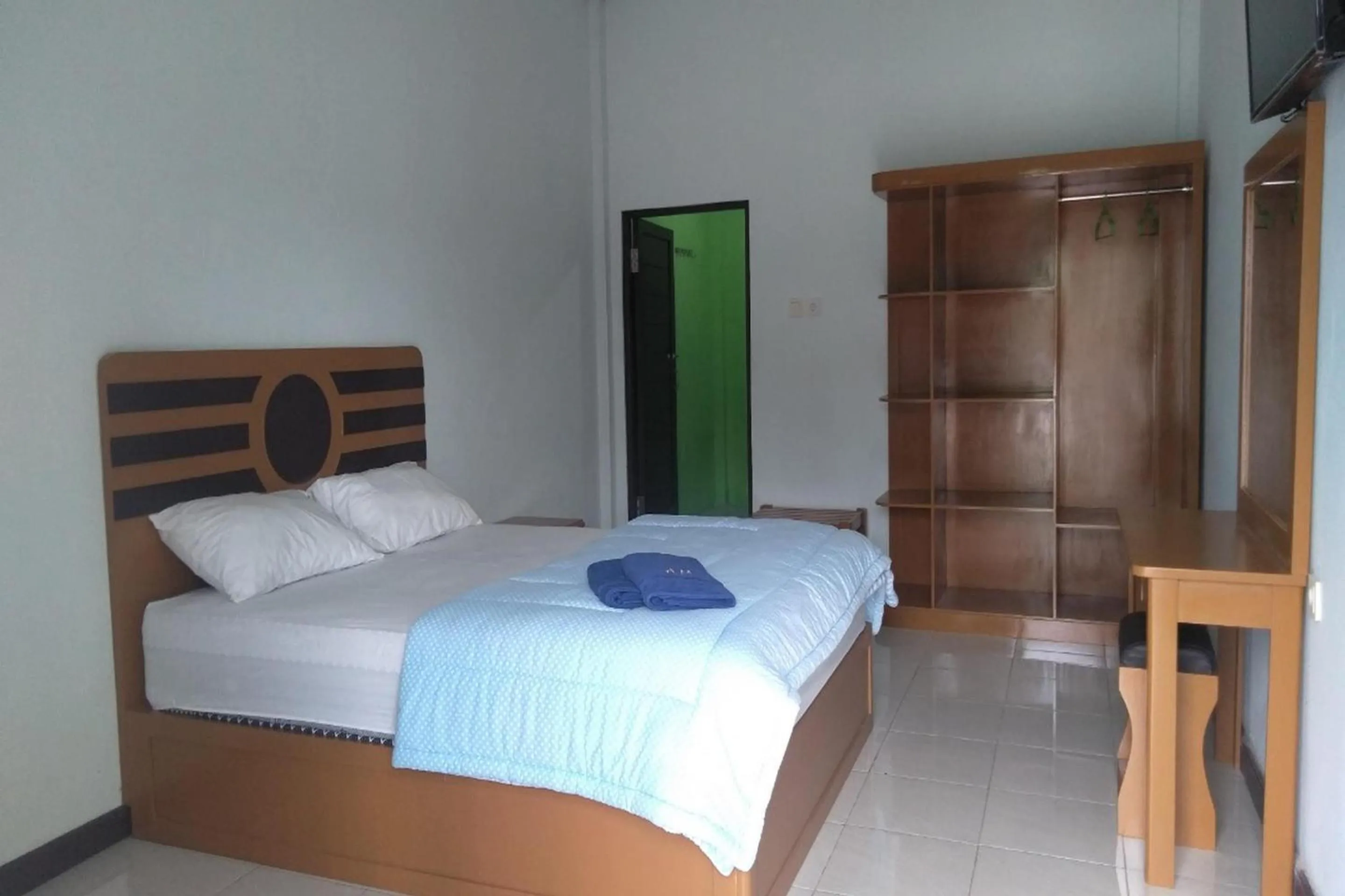 Bedroom, Bed in Hotel O Penginapan Laras PaminggirNearPesona Alam Seafood Pink Mira