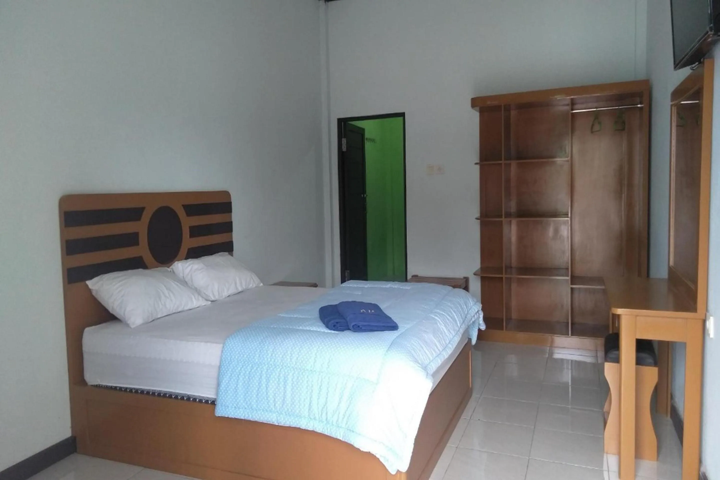 Bedroom, Bed in Hotel O Penginapan Laras PaminggirNearPesona Alam Seafood Pink Mira