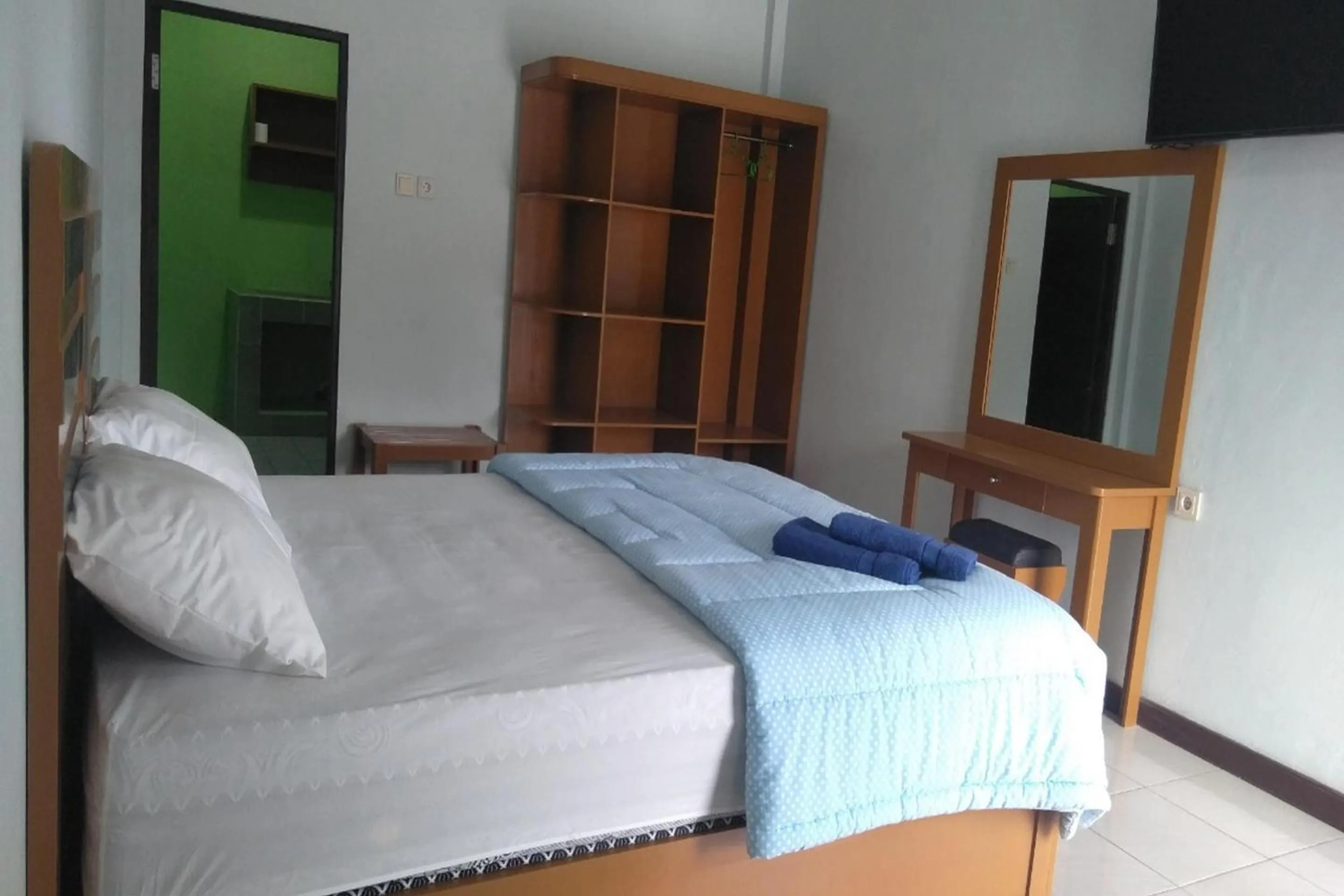 Bedroom, Bed in Hotel O Penginapan Laras PaminggirNearPesona Alam Seafood Pink Mira