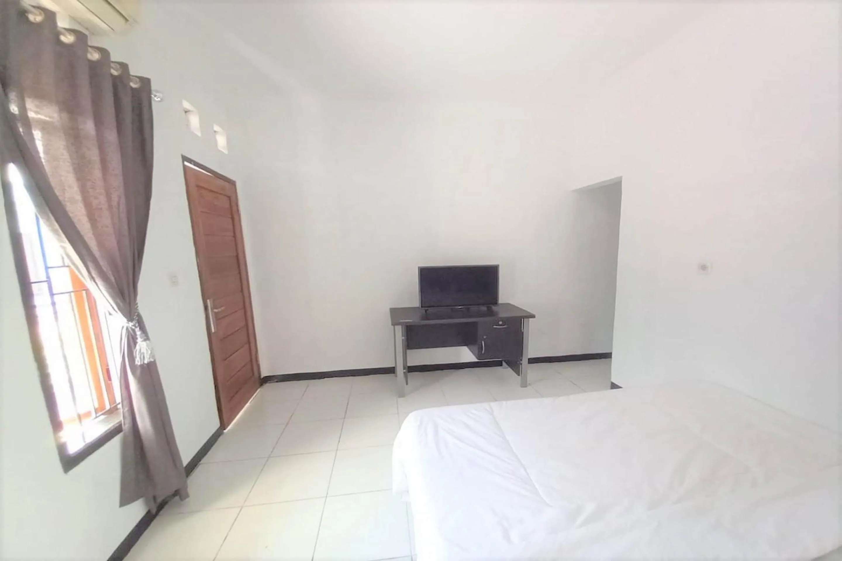 Bedroom, Bed in Hotel O Penginapan Laras PaminggirNearPesona Alam Seafood Pink Mira