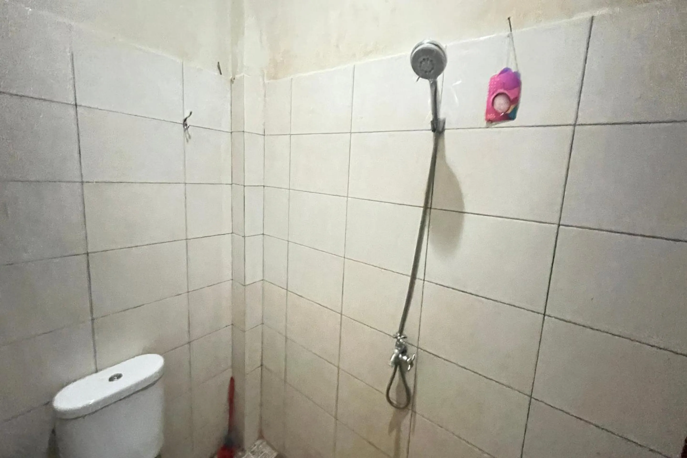 Bedroom in Hotel O Penginapan Laras PaminggirNearPesona Alam Seafood Pink Mira