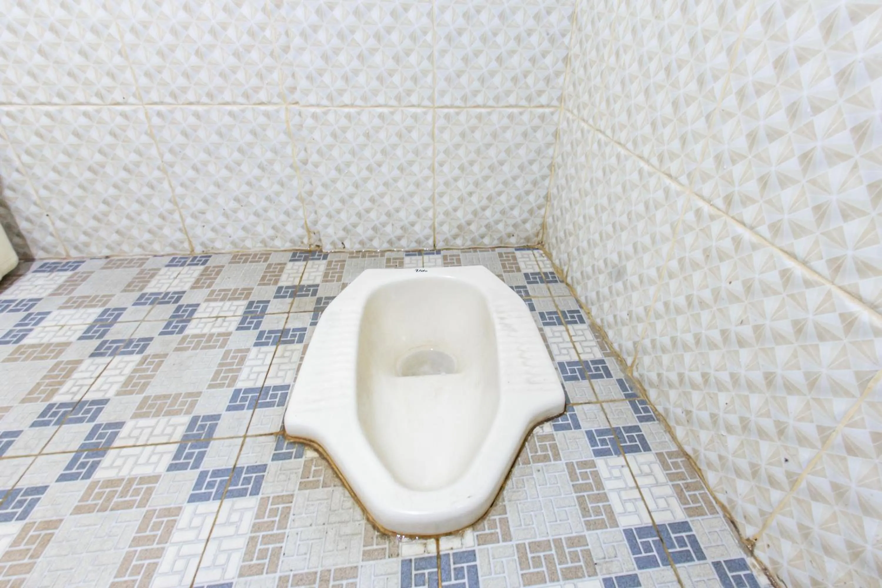 Bathroom in Hotel O Kebun Manis Homestay Near Lapangan Bola Volly Batu Kumbung