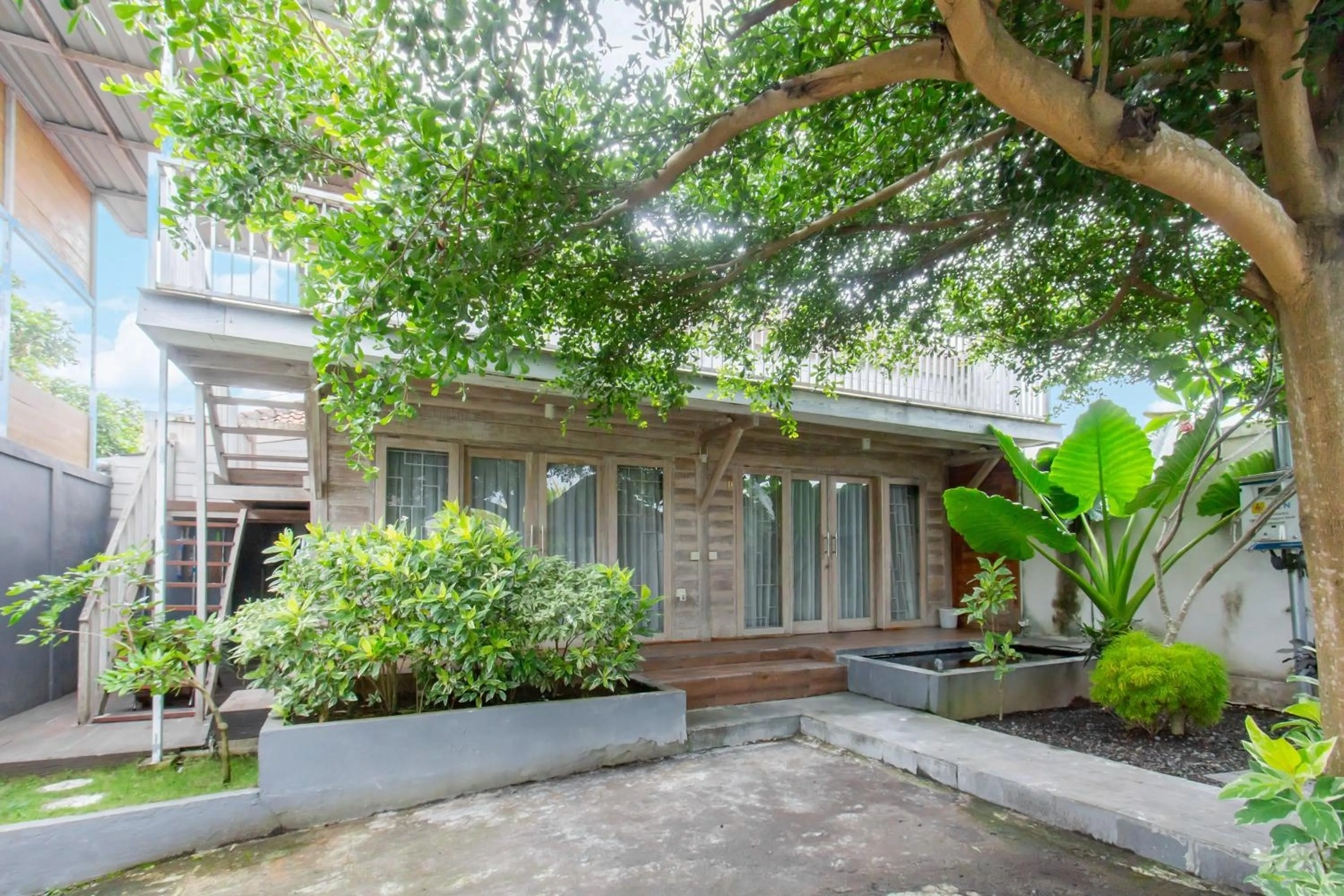 Facade/entrance in Hotel O Bale Jiwan Mukti Narmada Near SMA NW NARMADA